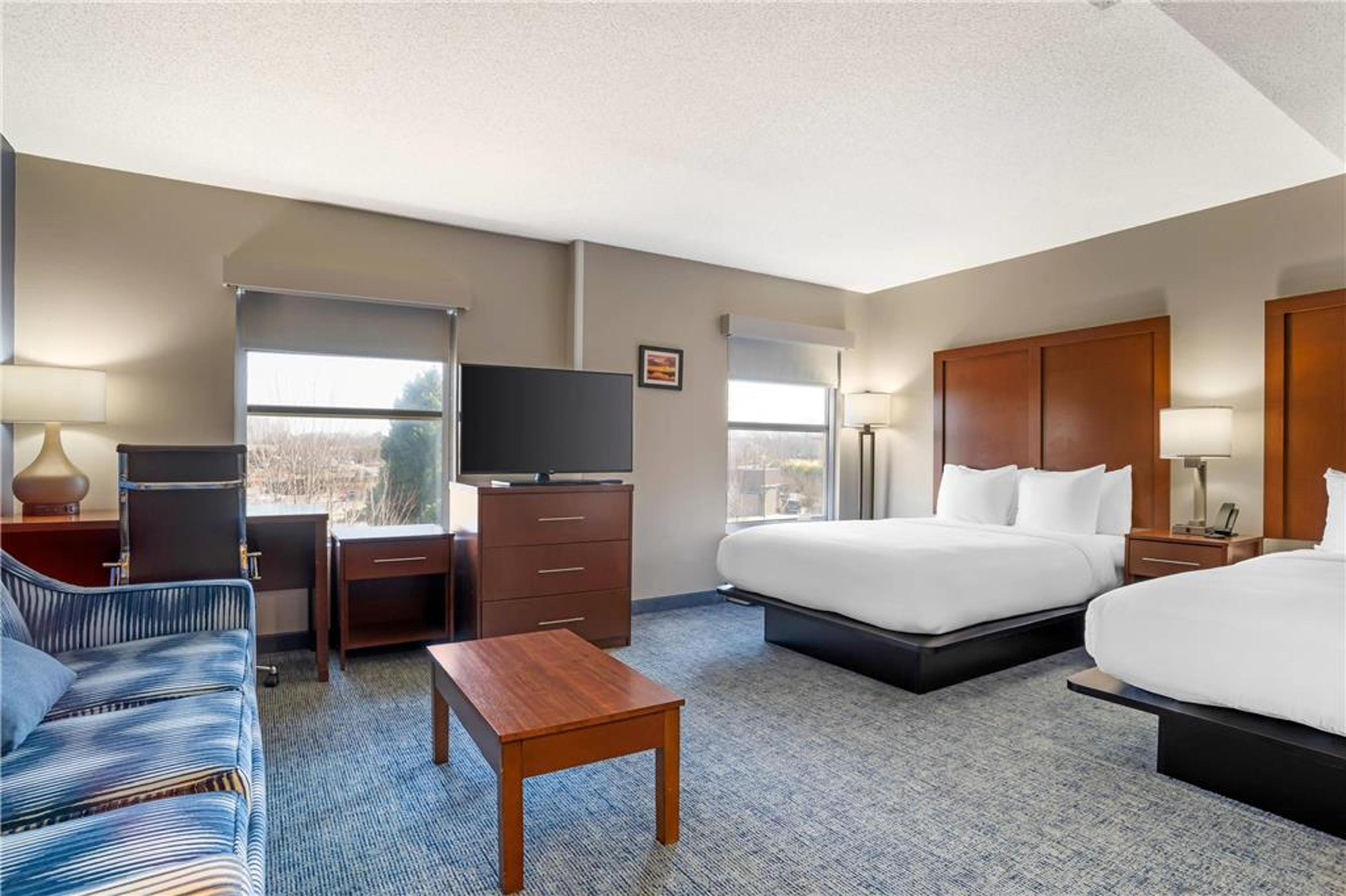 COMFORT SUITES NEAR BIRKDALE V