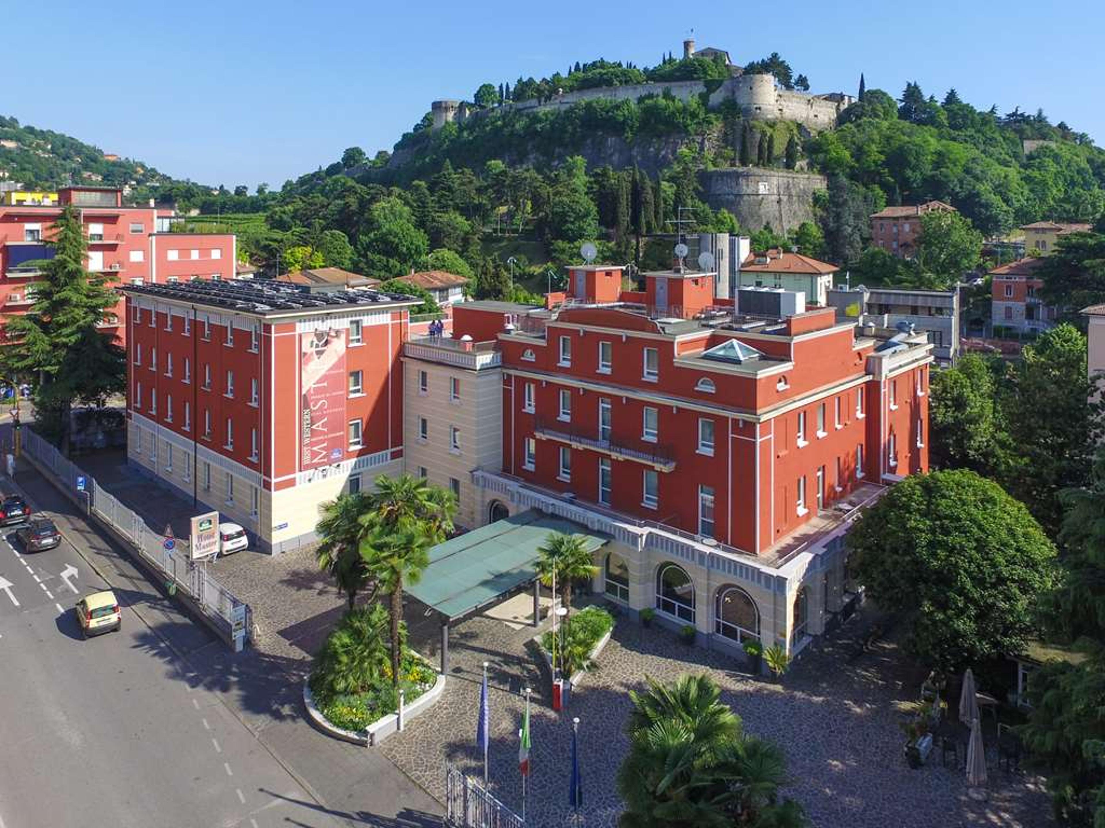 Hotel Photo 1