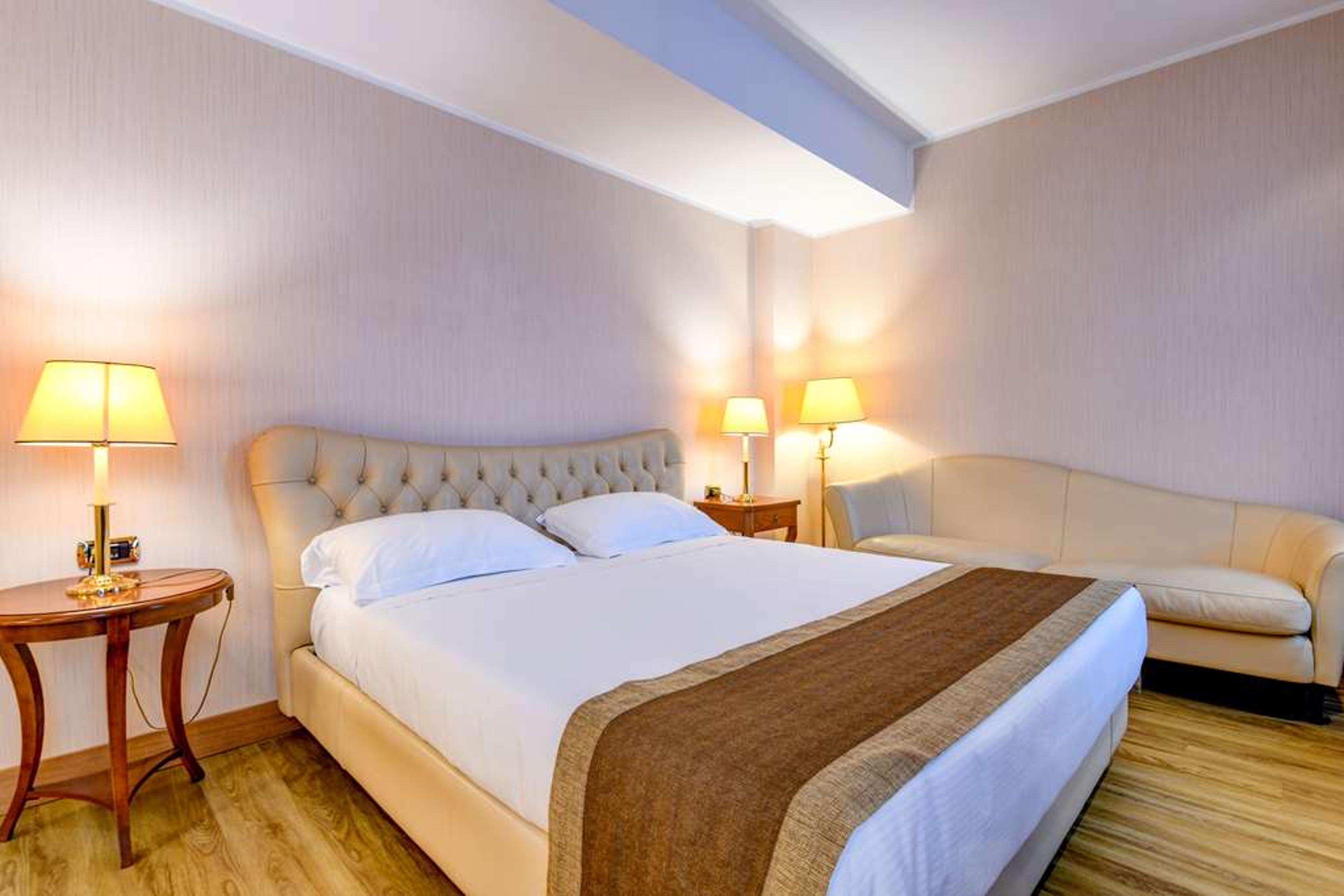 HOTEL MASTER
