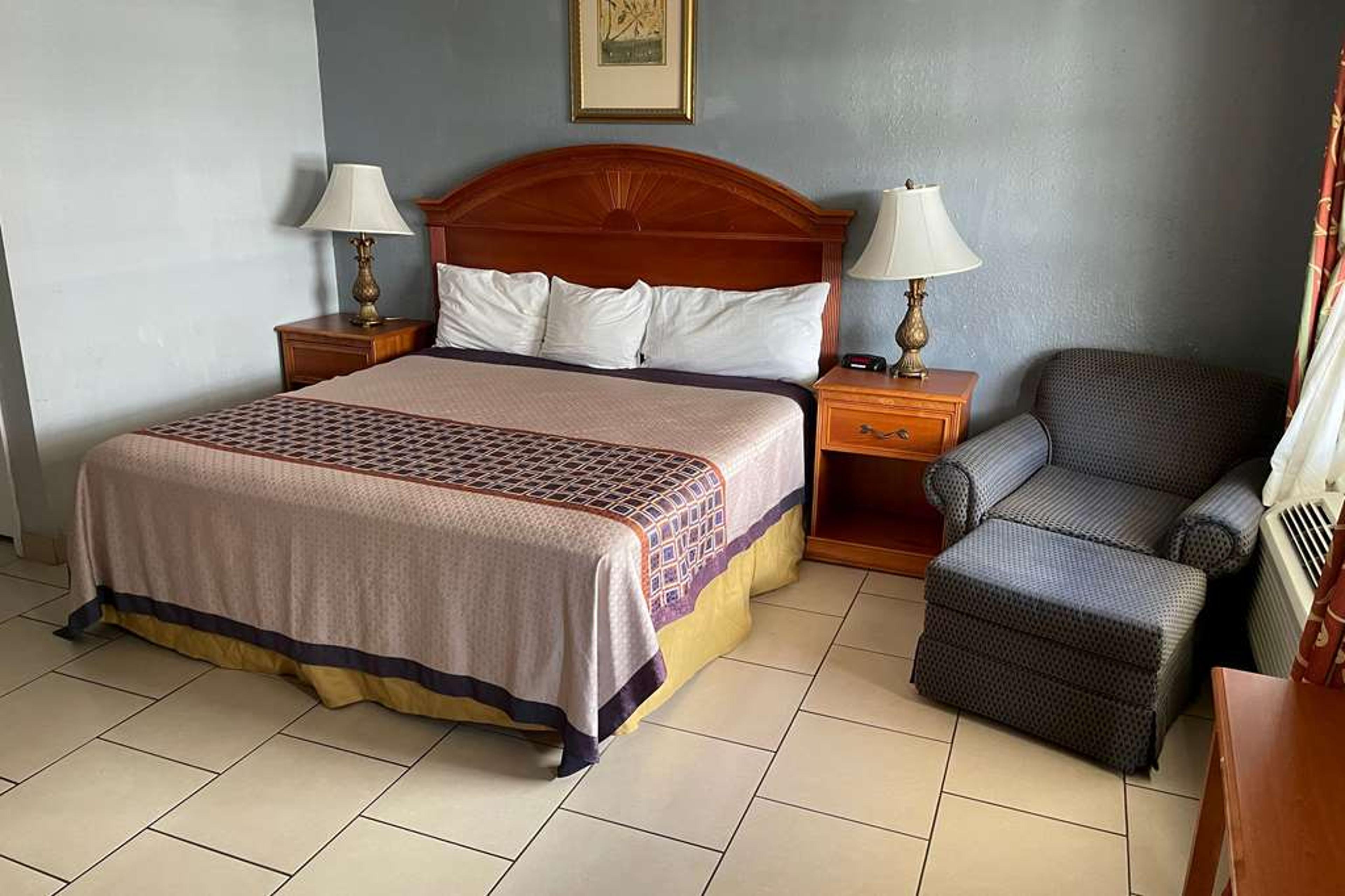 TRAVELODGE BY WYNDHAM VENICE
