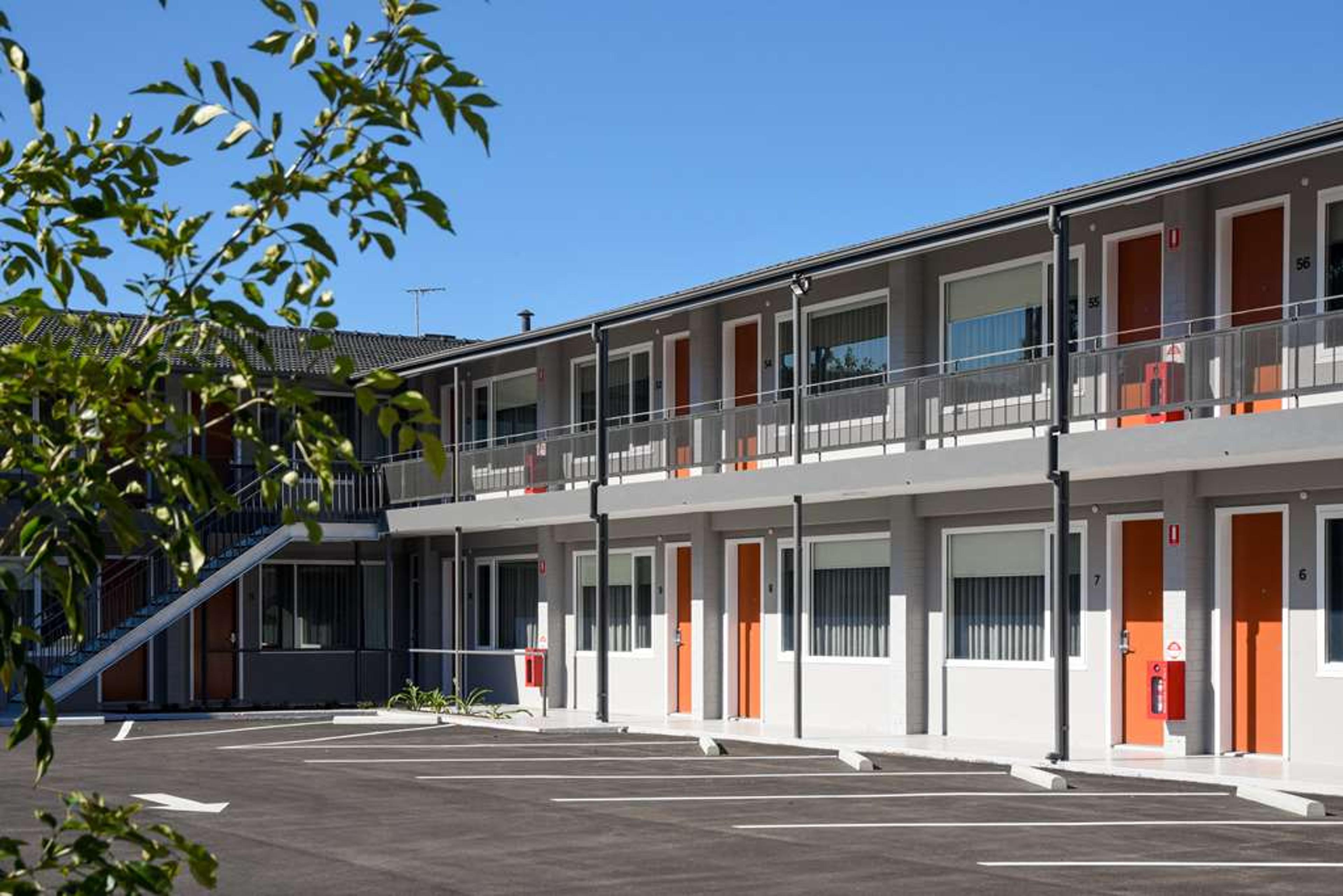 HOTELMOTEL ADELAIDE