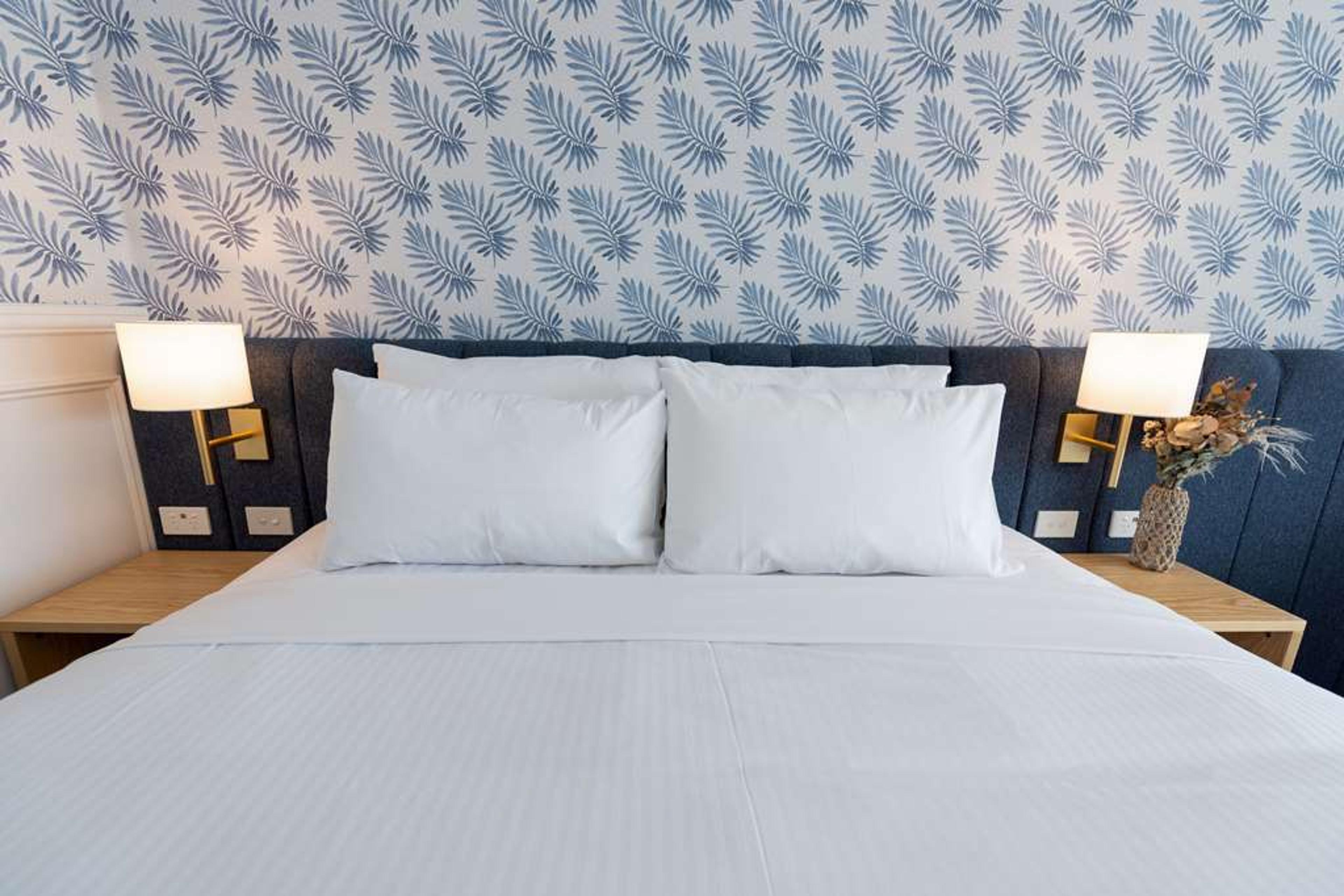 THE BEACHCOMBER HOTEL AND RESORT AN