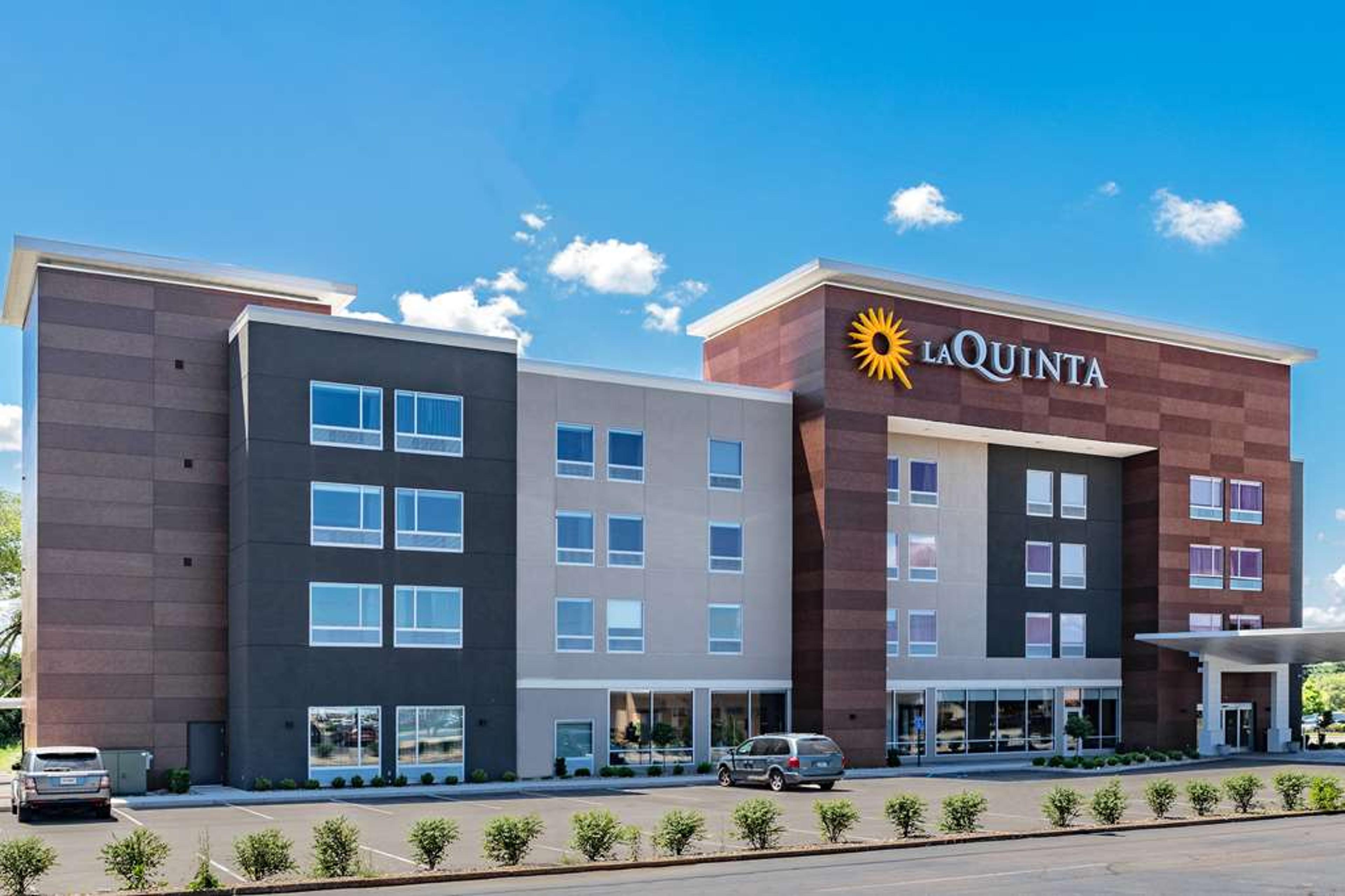 LA QUINTA INN & SUITES BY WYNDHAM S