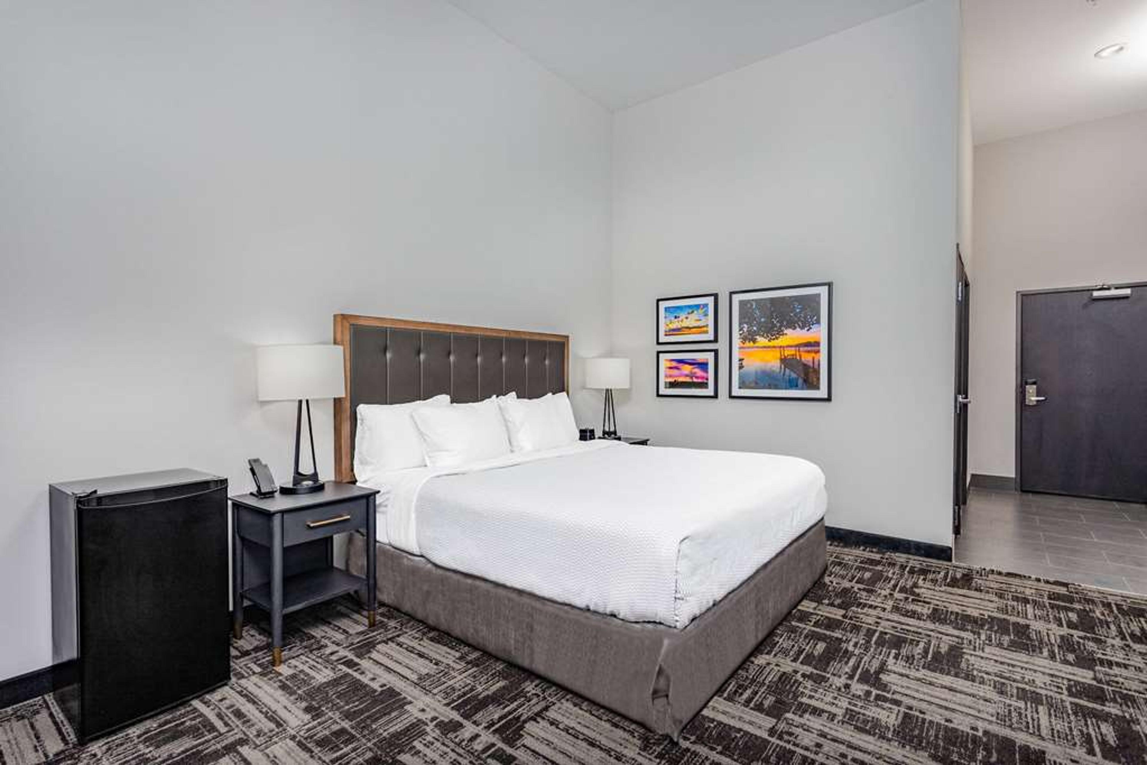 LA QUINTA INN & SUITES BY WYNDHAM S