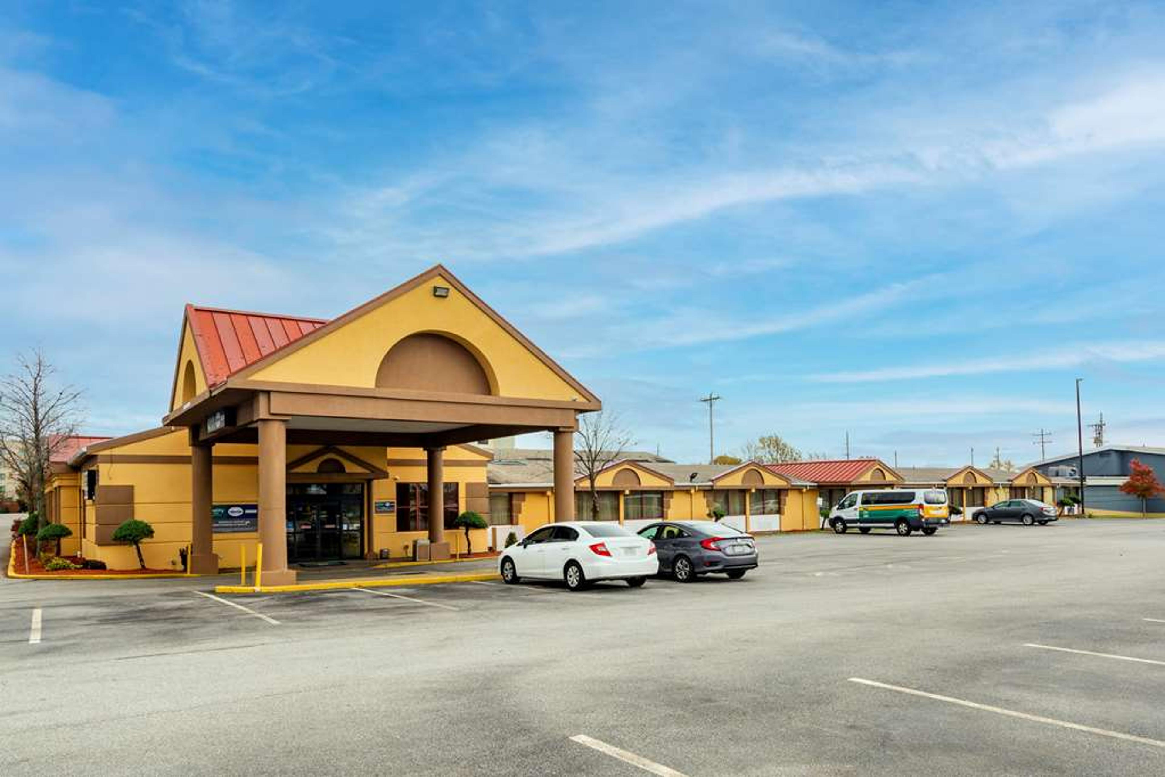 SUBURBAN STUDIOS BUFFALO AIRPORT