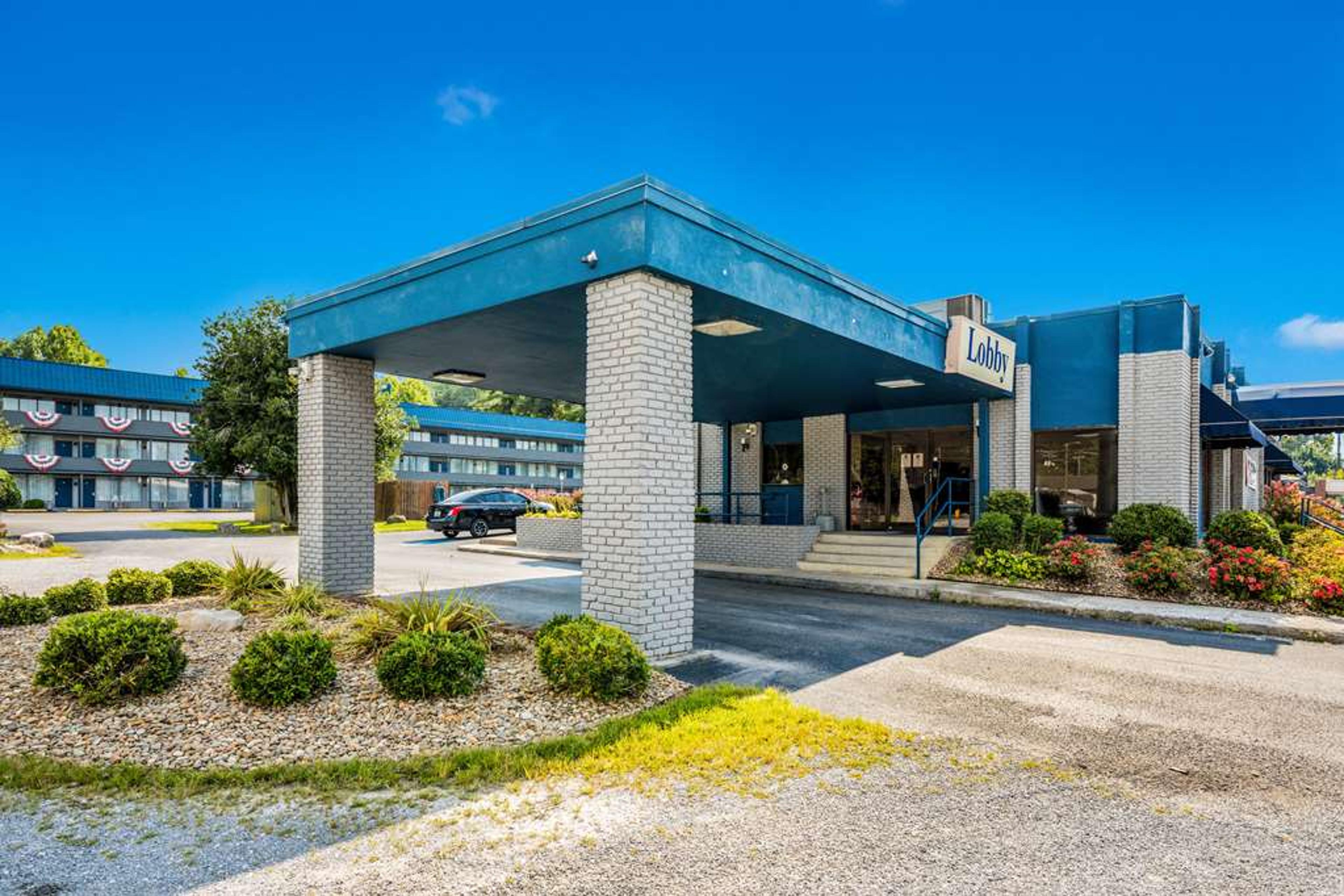 SUBURBAN STUDIOS MIDDLESBORO