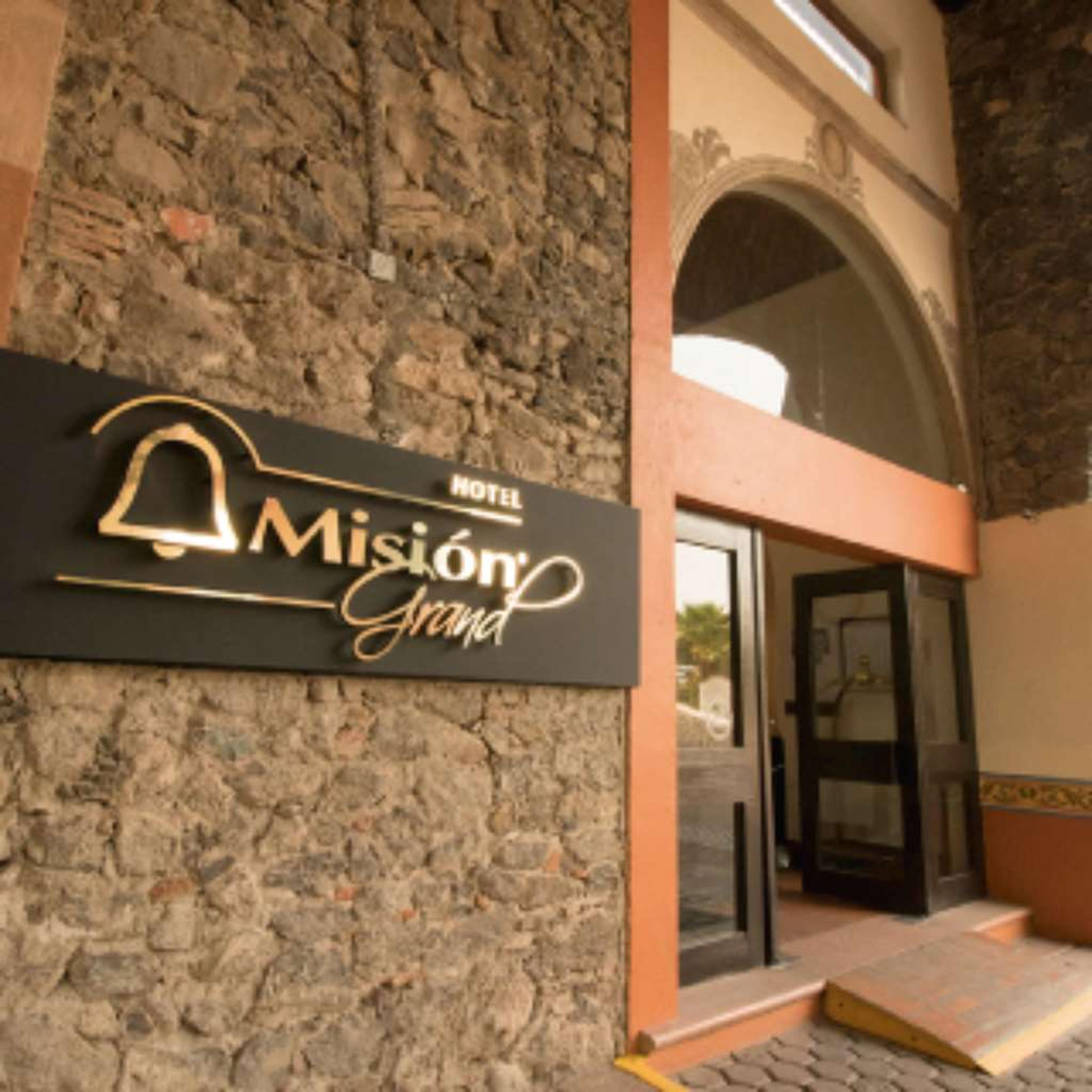 MISION GRAND JURIQUILLA