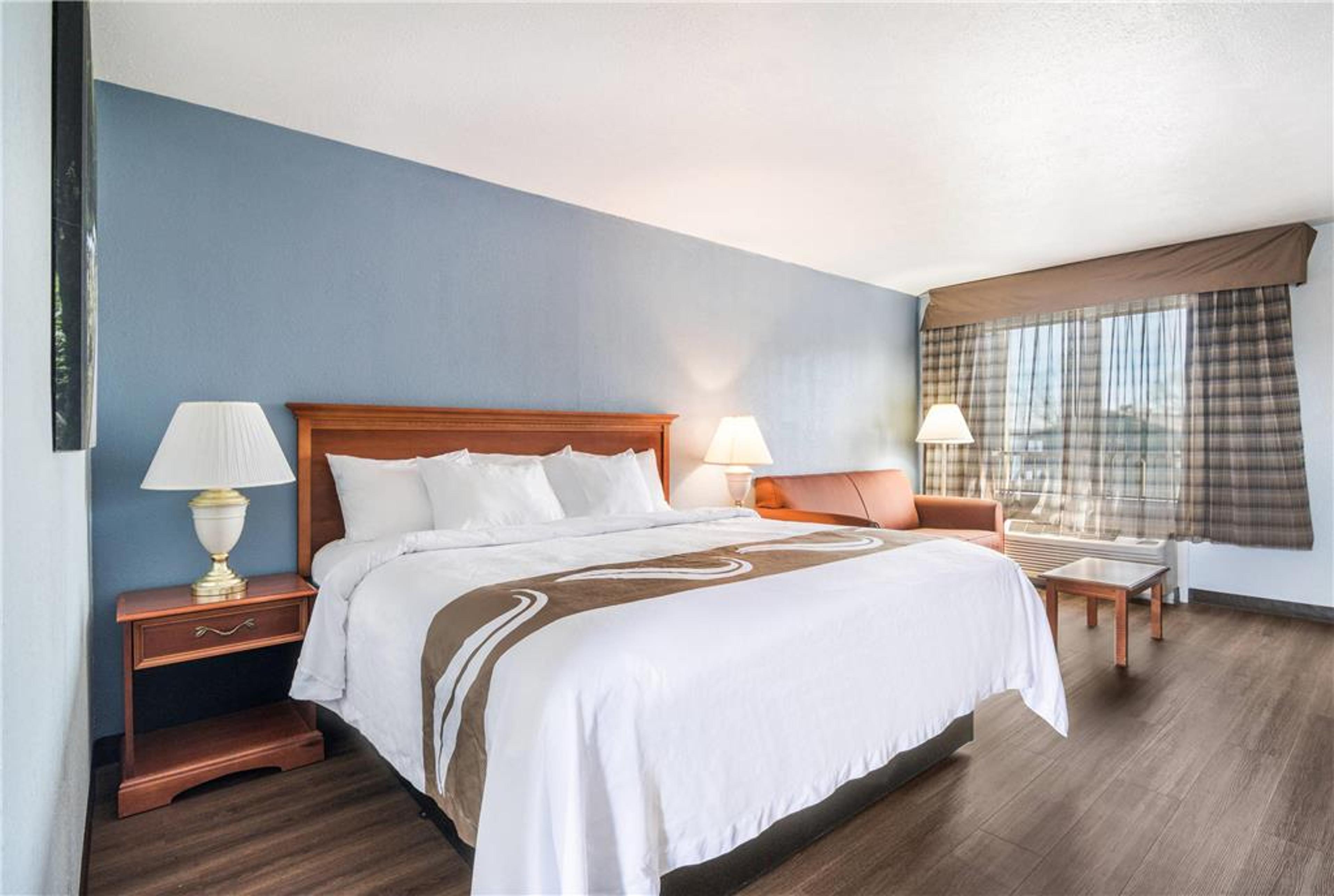 QUALITY INN - ON THE LAKE CLARKSVIL