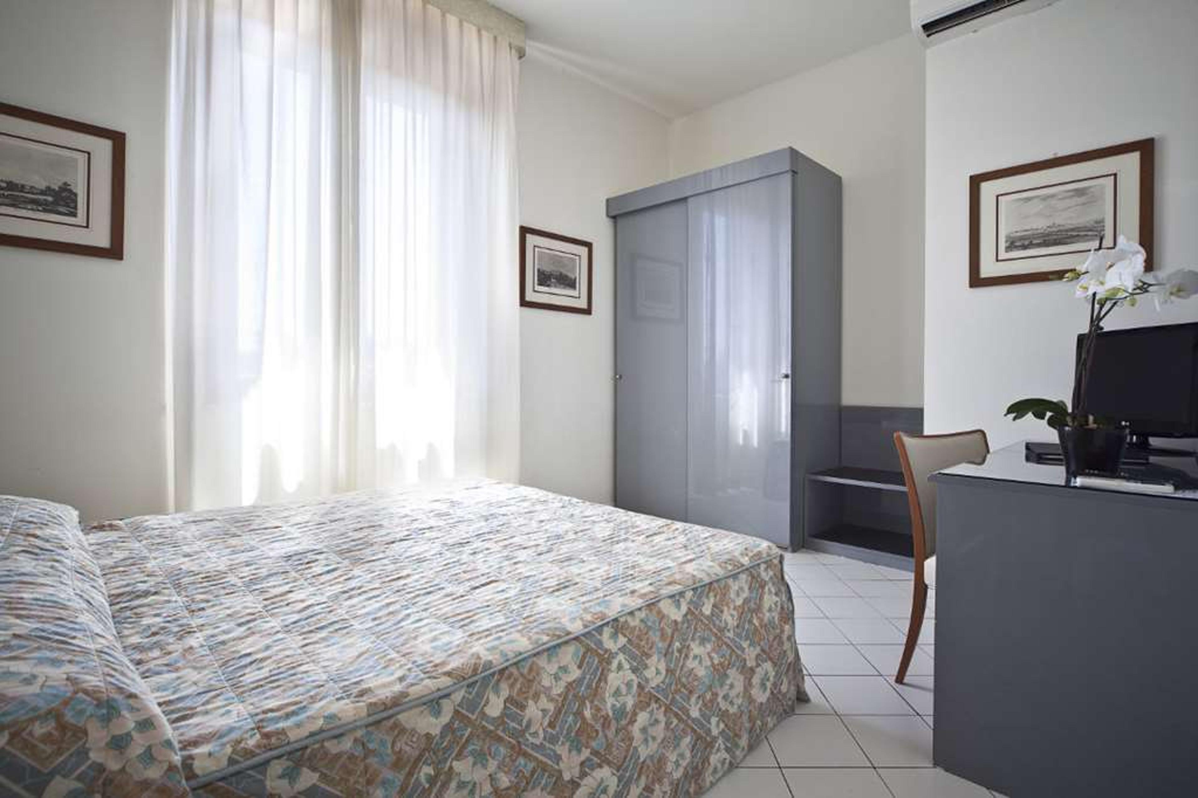 HOTEL ITALIA