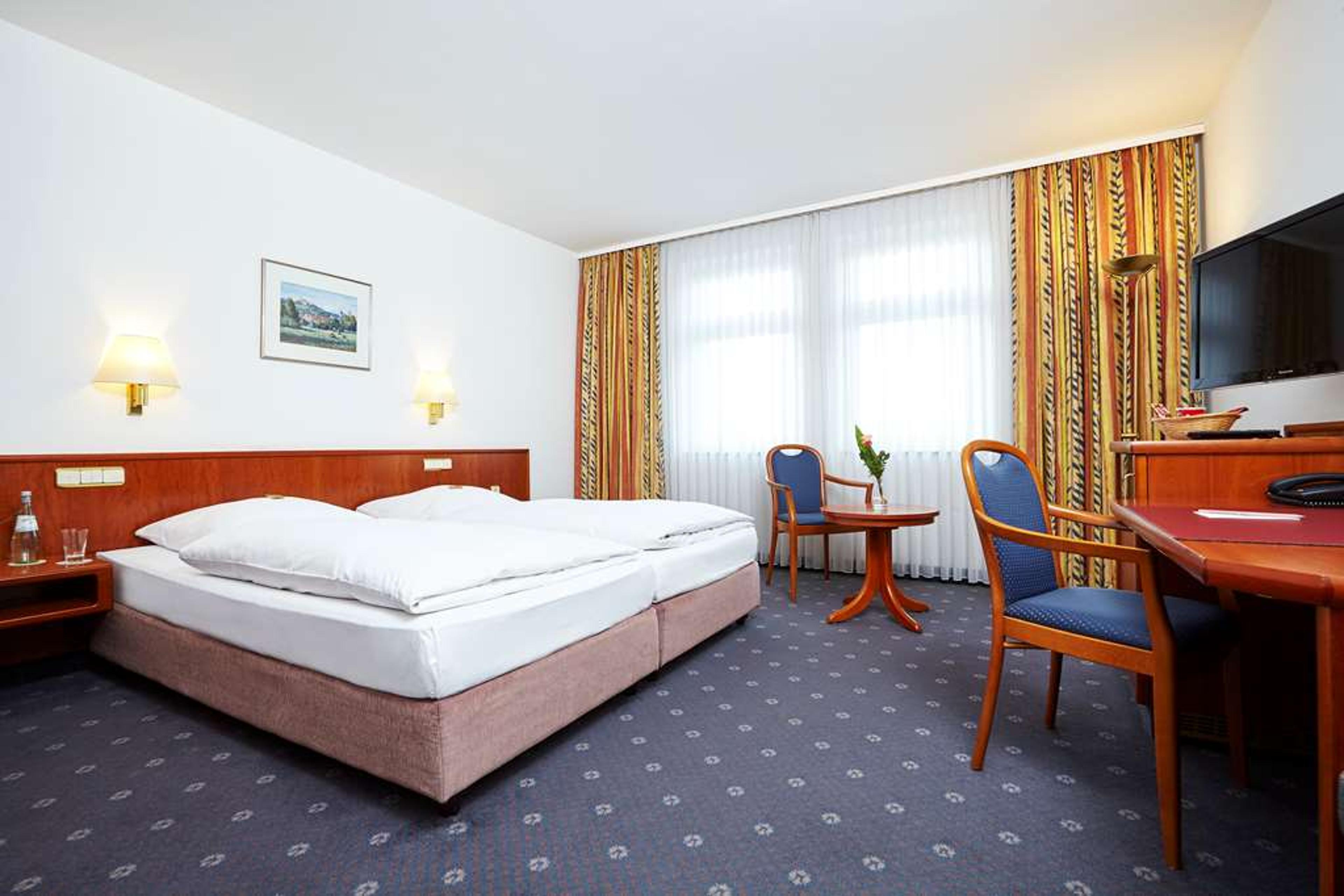 TRANS WORLD HOTEL COLUMBUS SELIGENS