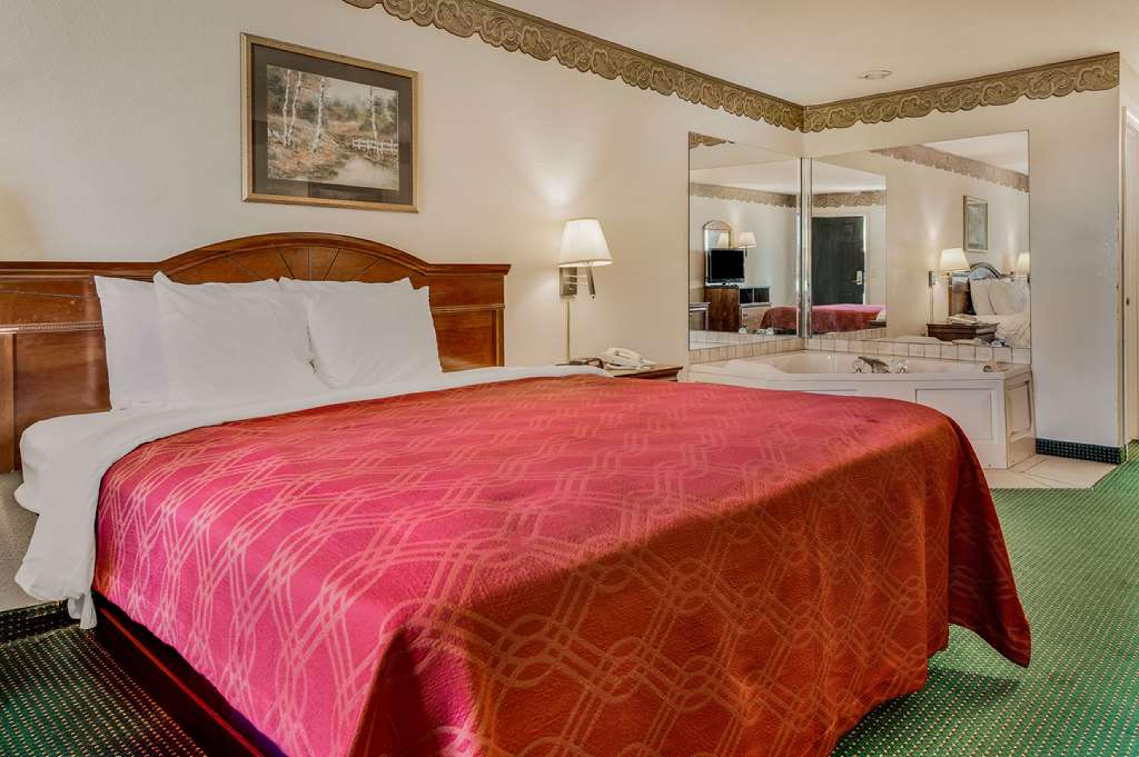 RODEWAY INN SANDERSVILLE