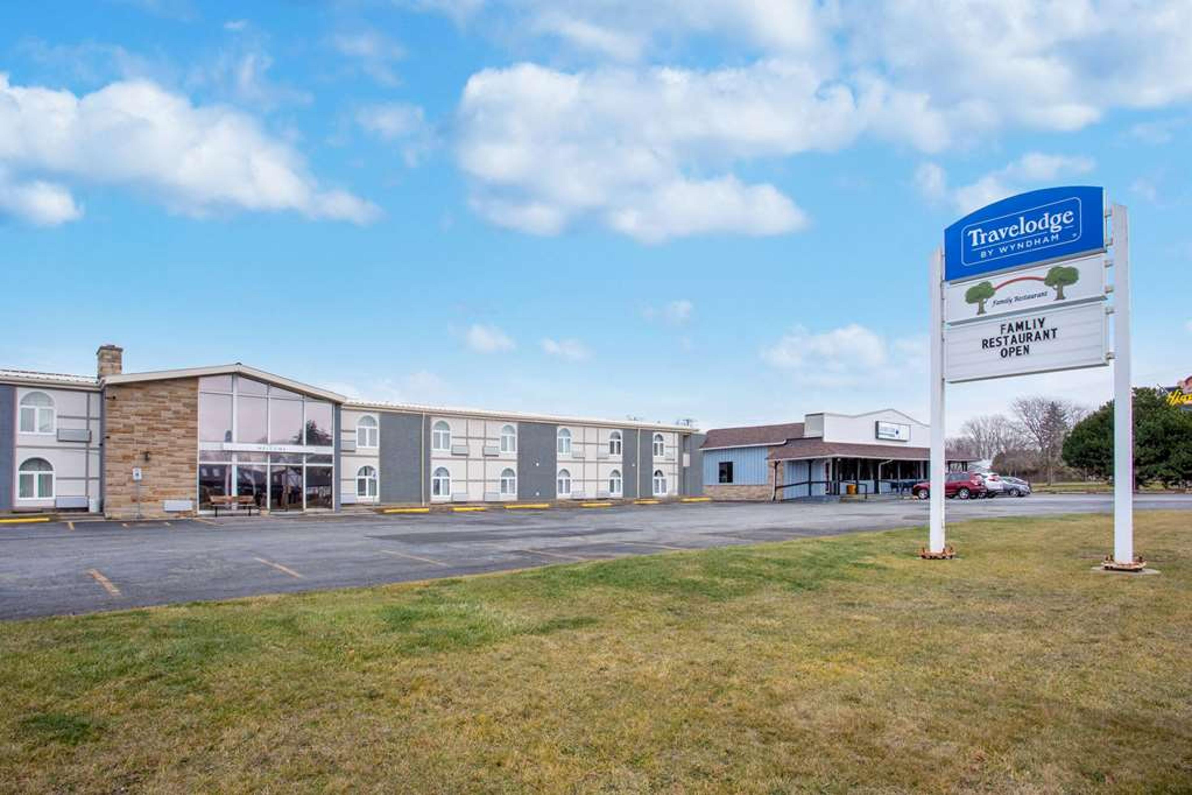 TRAVELODGE BY WYNDHAM SARNIA