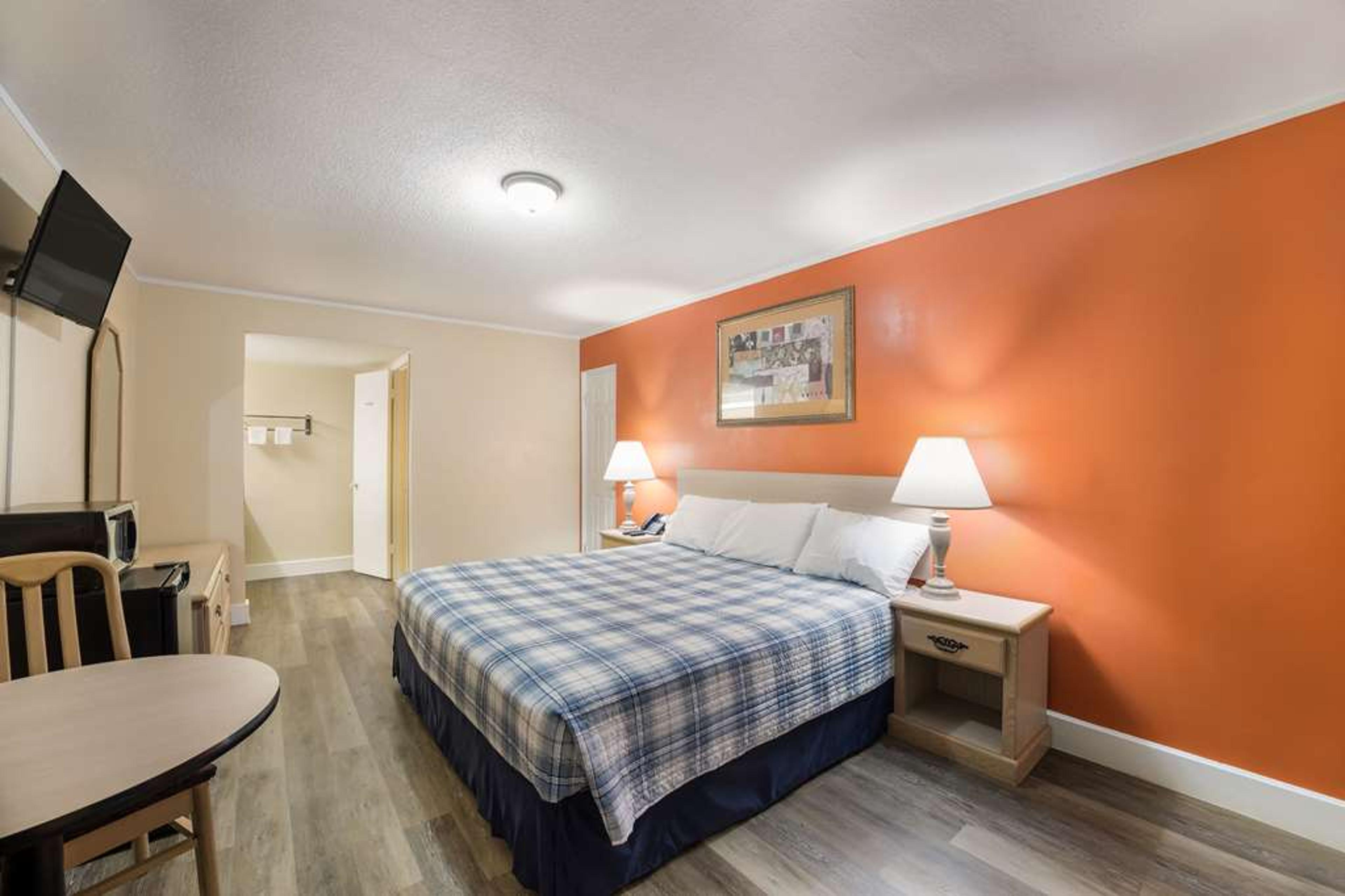 RODEWAY INN CECIL