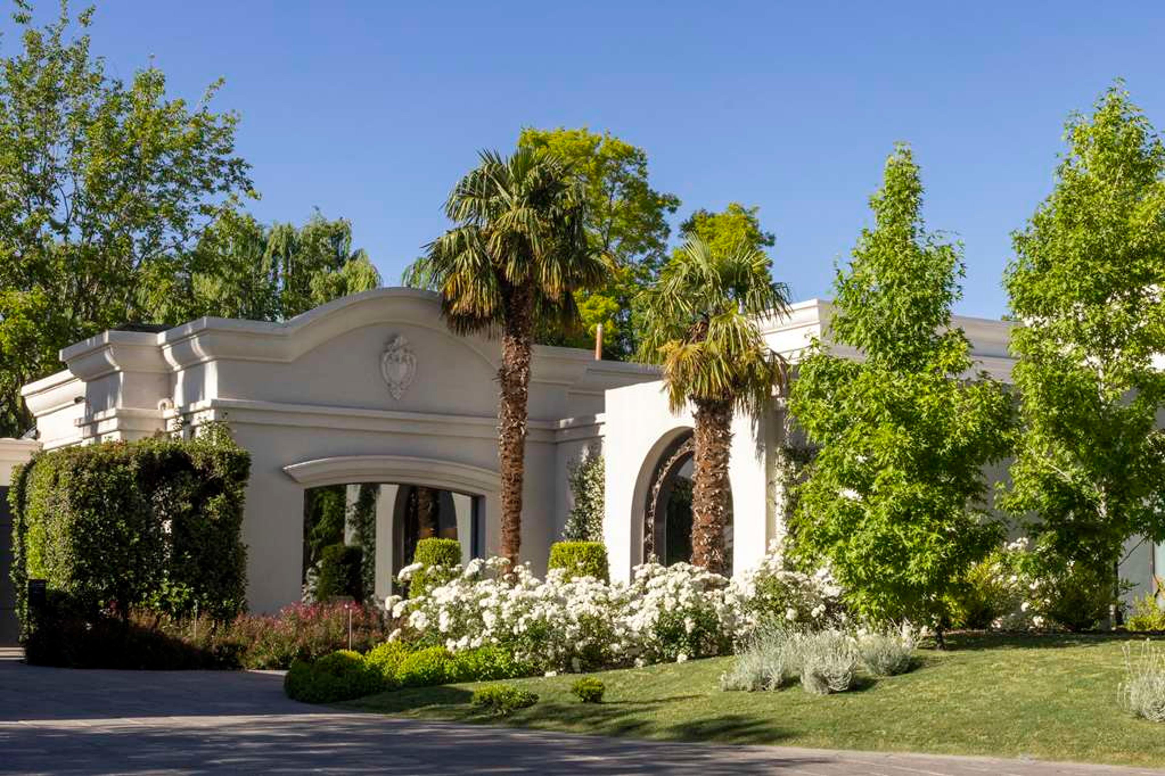 SB WINEMAKERS HOUSE AND SPA SUITES