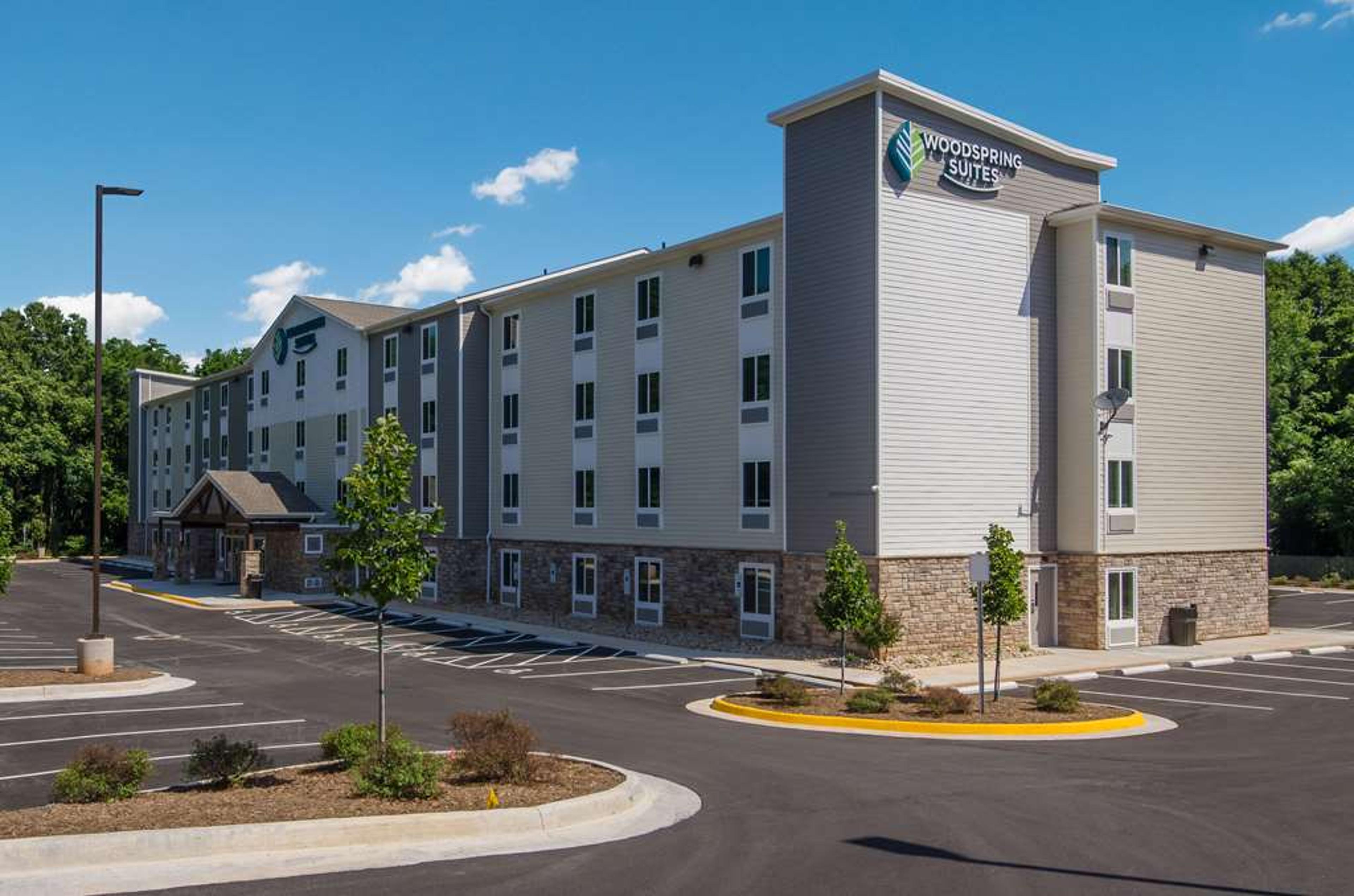 WOODSPRING SUITES LYNCHBURG VA