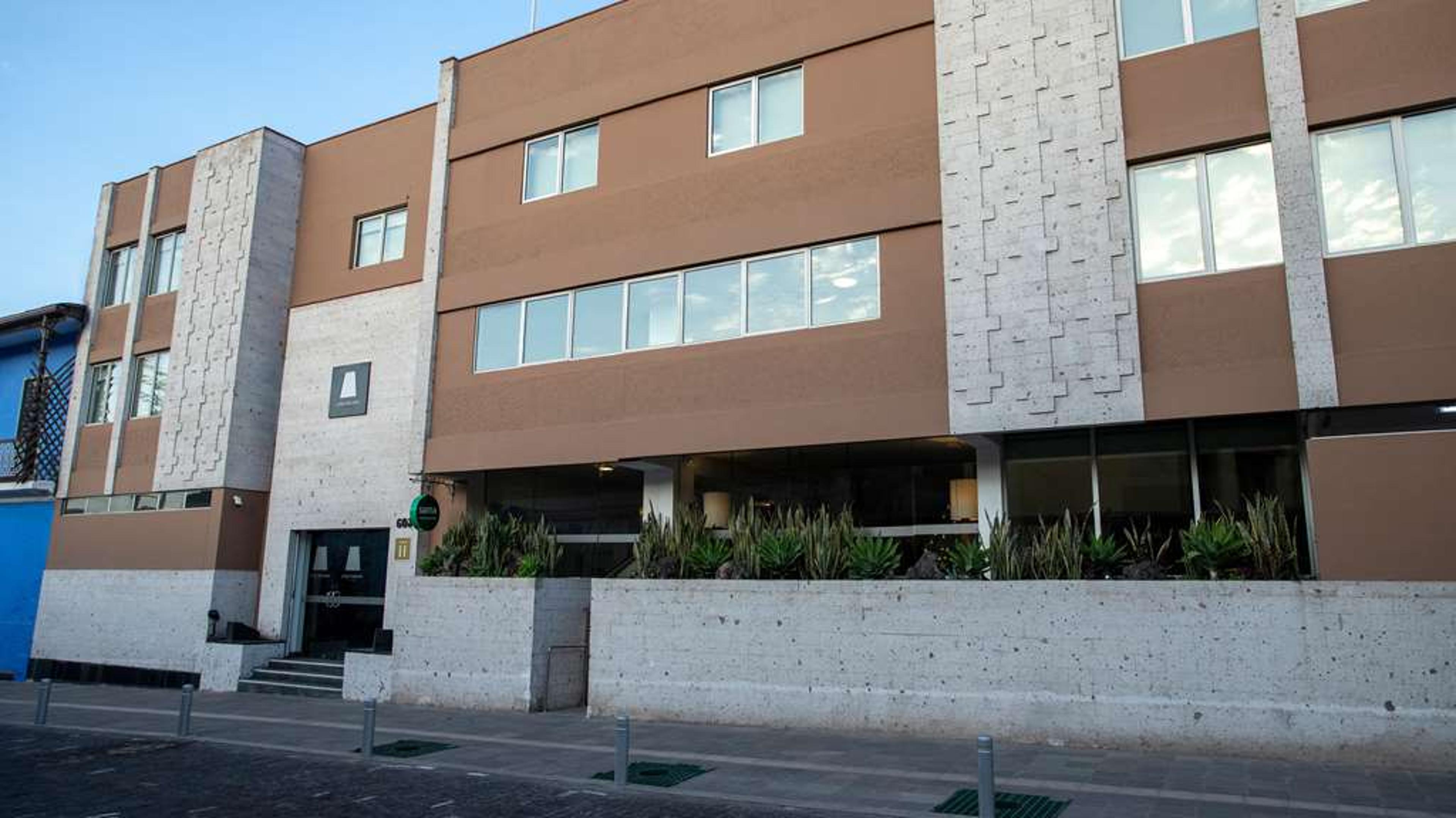 Hotel Photo 1