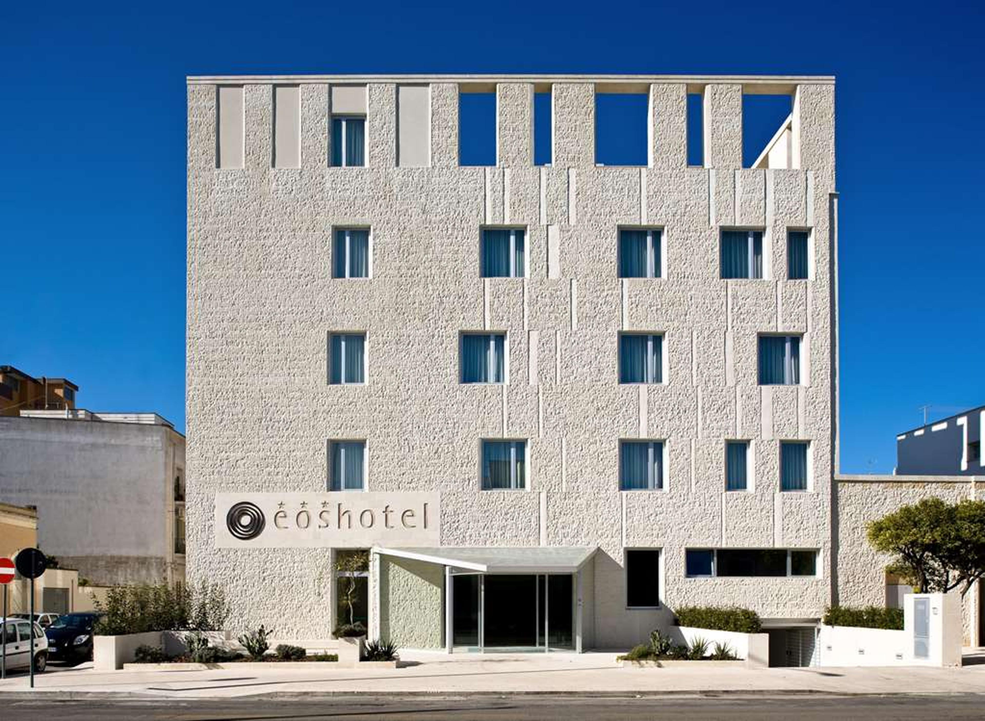 EOS HOTEL