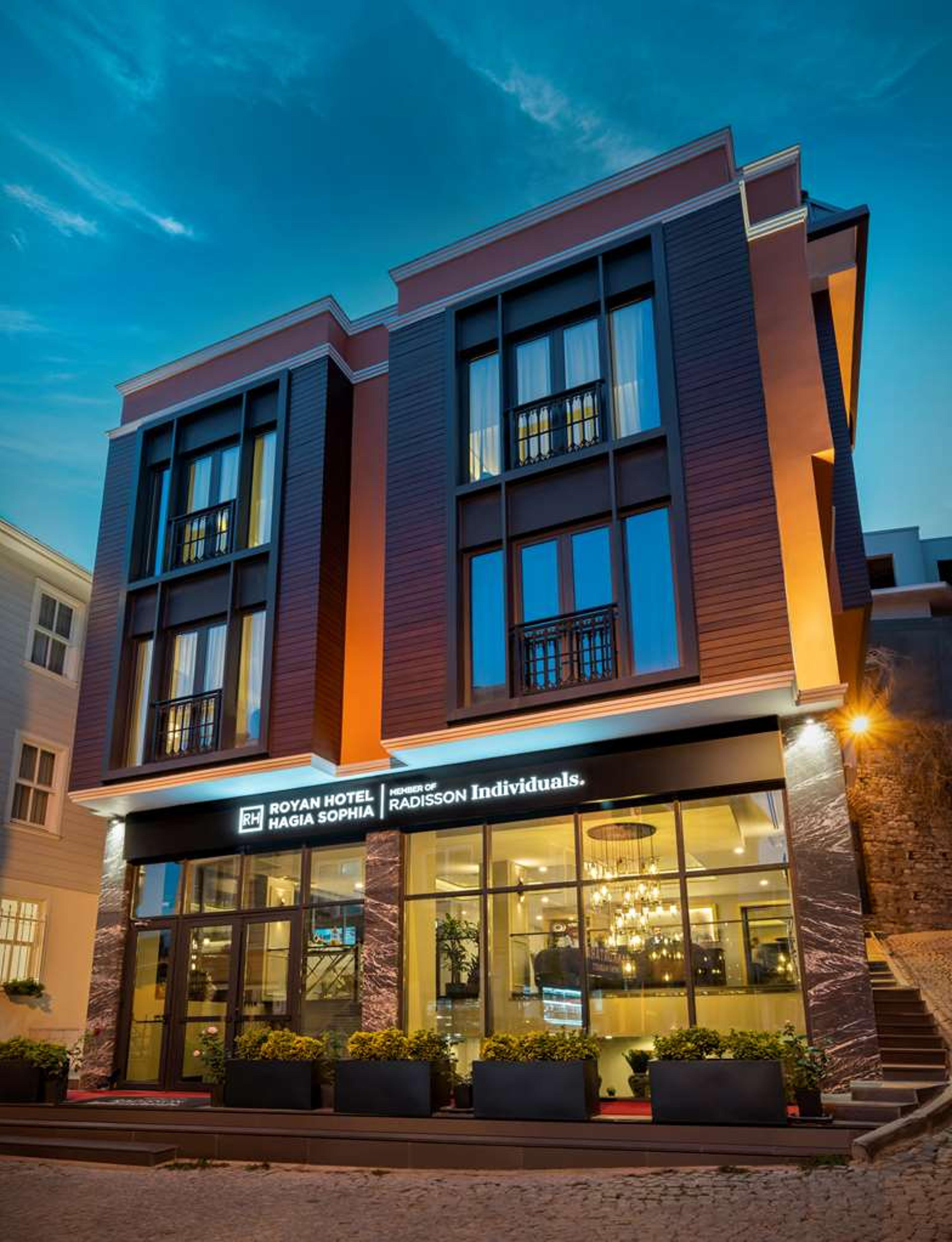 ROYAN HOTEL HAGIA SOPHIA ISTANBUL