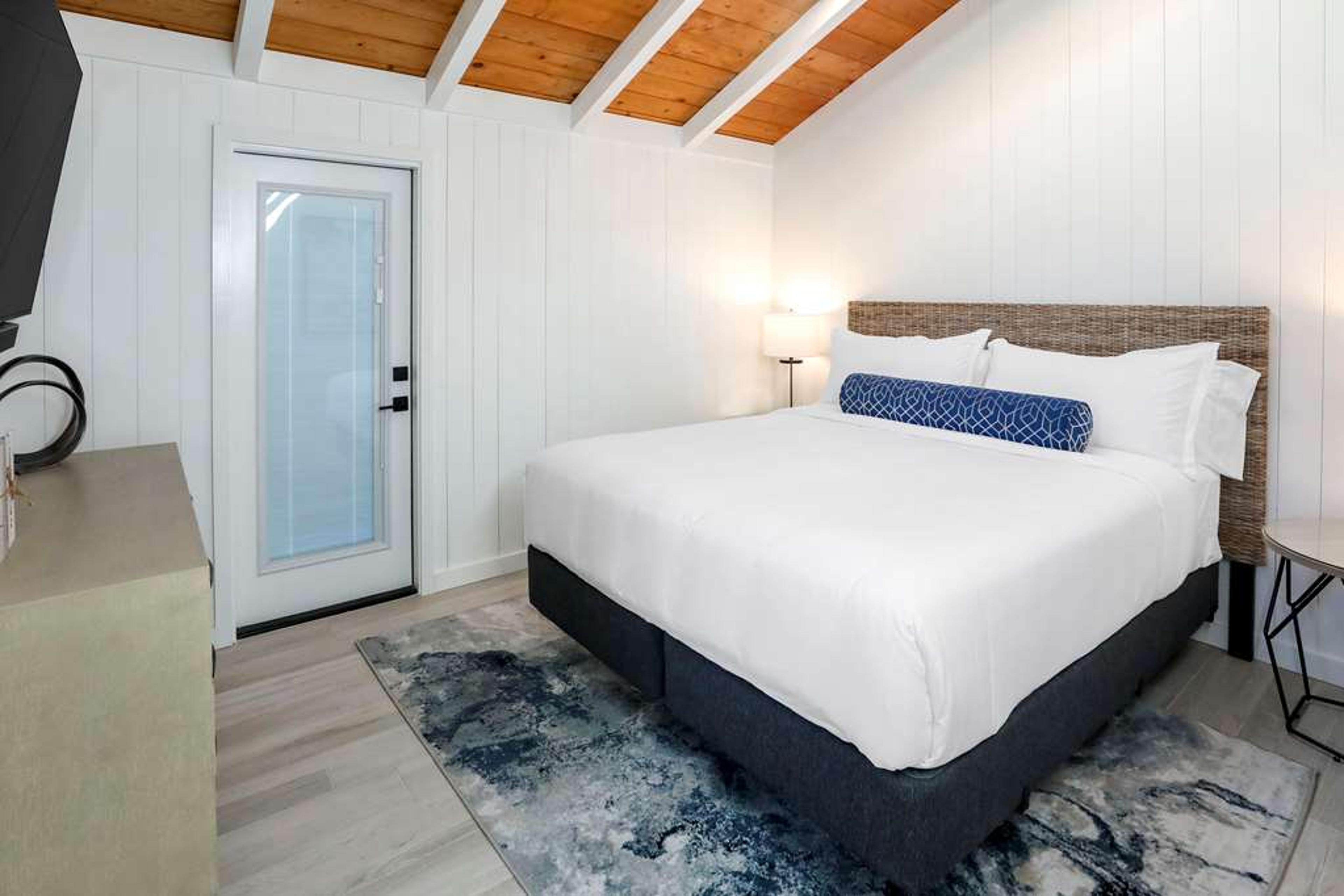 DEL MAR BEACH HOTEL