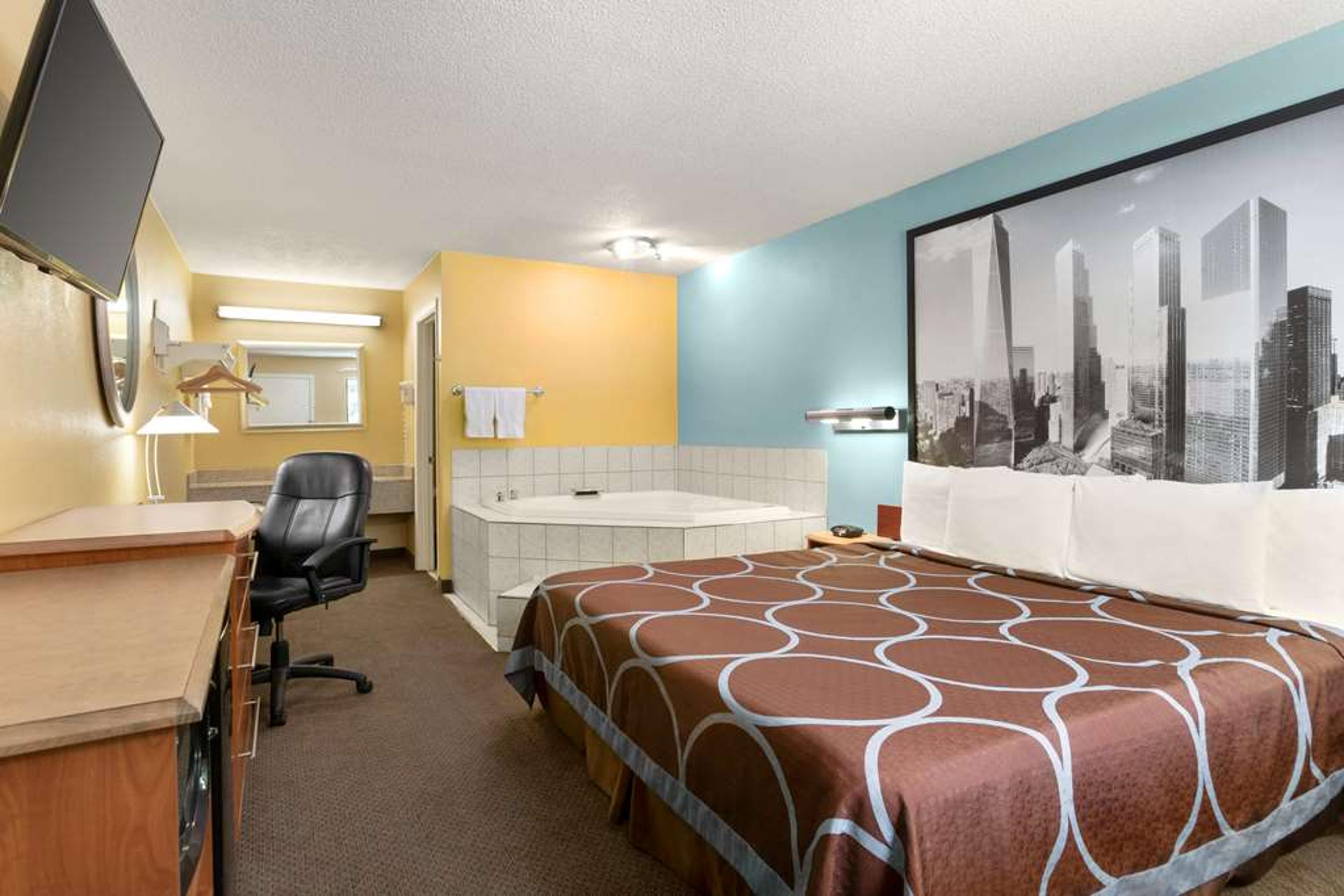 SUPER 8 BY WYNDHAM FINDLAY