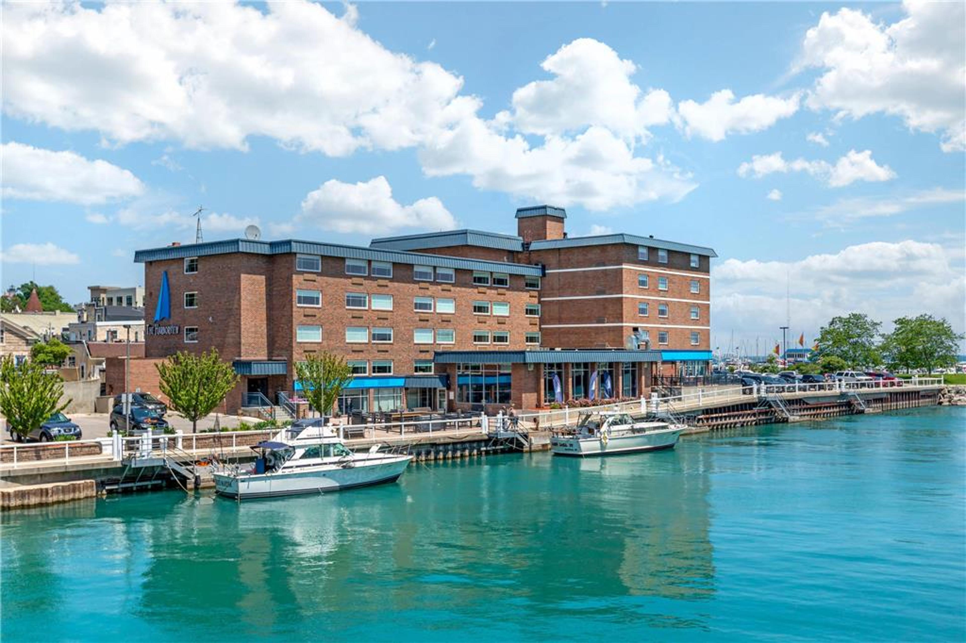 THE HARBORVIEW ON LAKE MICHIGAN ASC