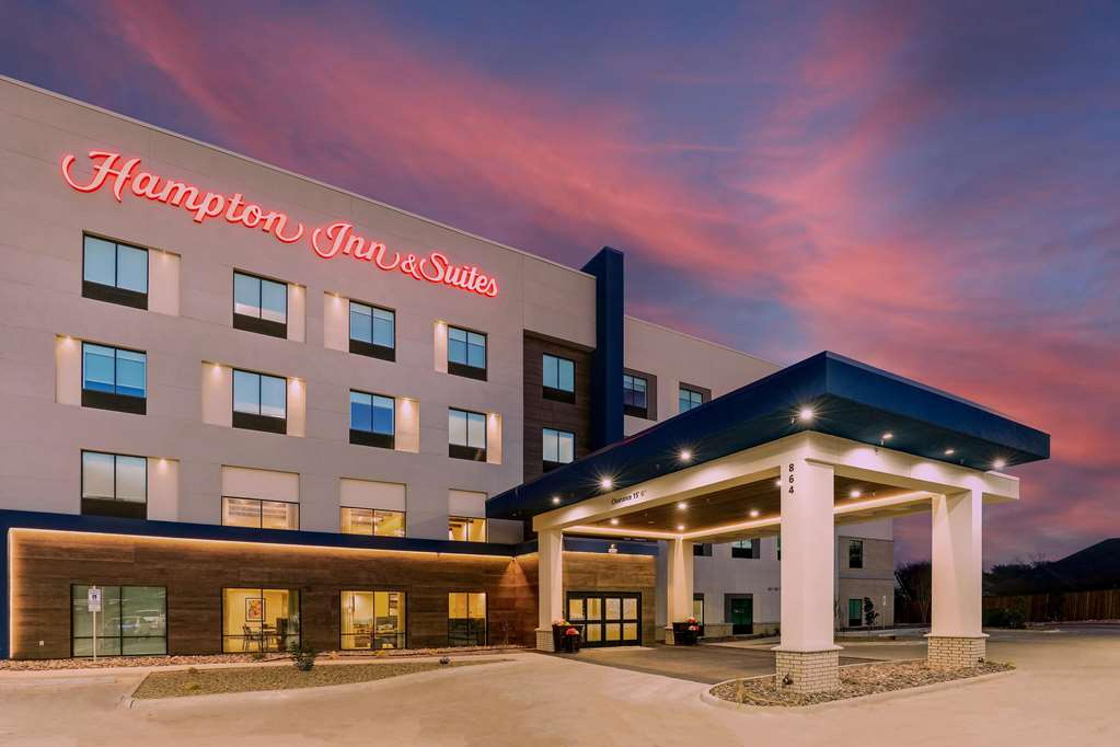 HAMPTON INN AND SUITES WEATHERFORD