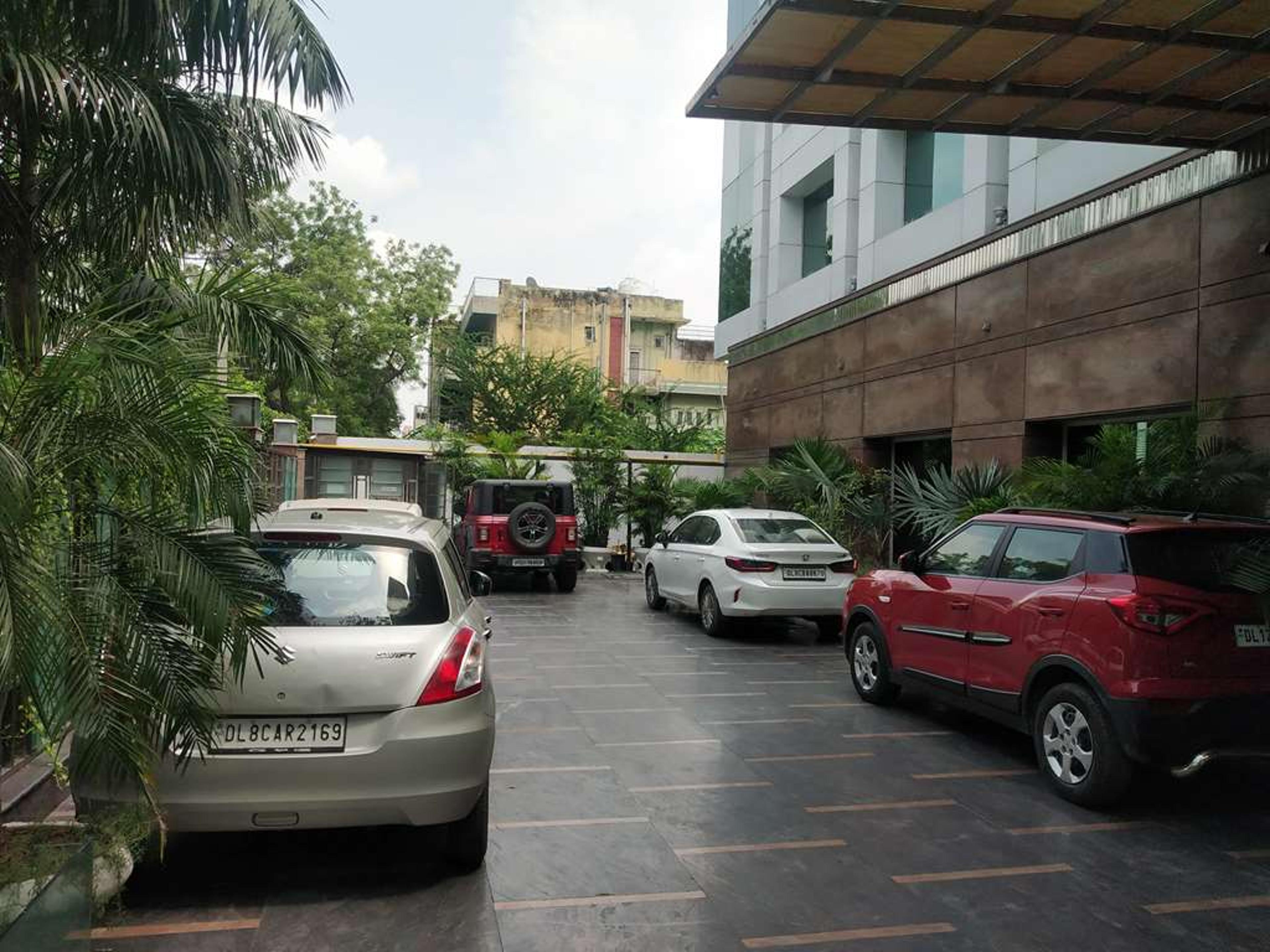 VENIZIA SAROVAR PORTICO DELHI