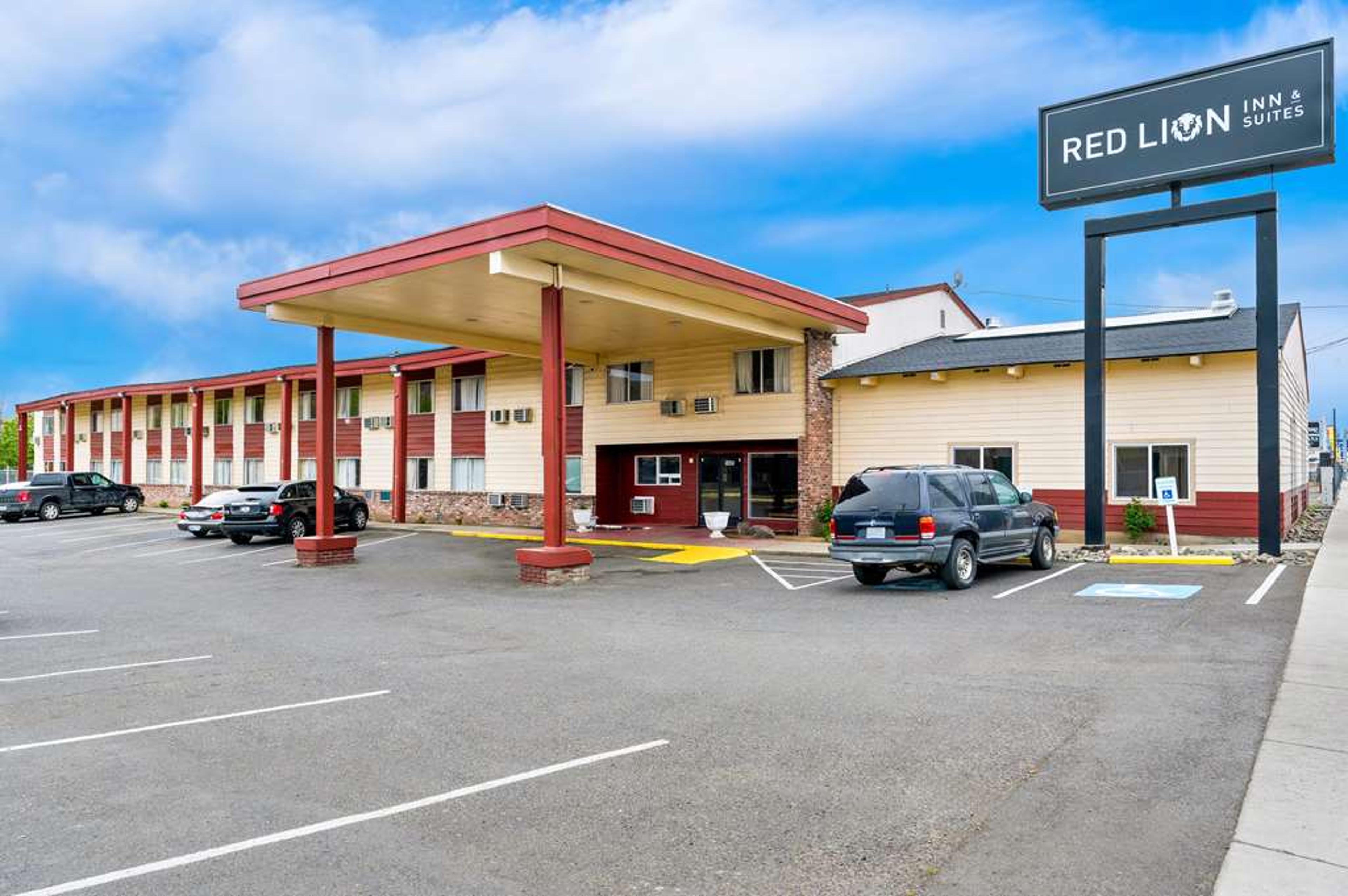 Red Lion Inn and Suites Yakima