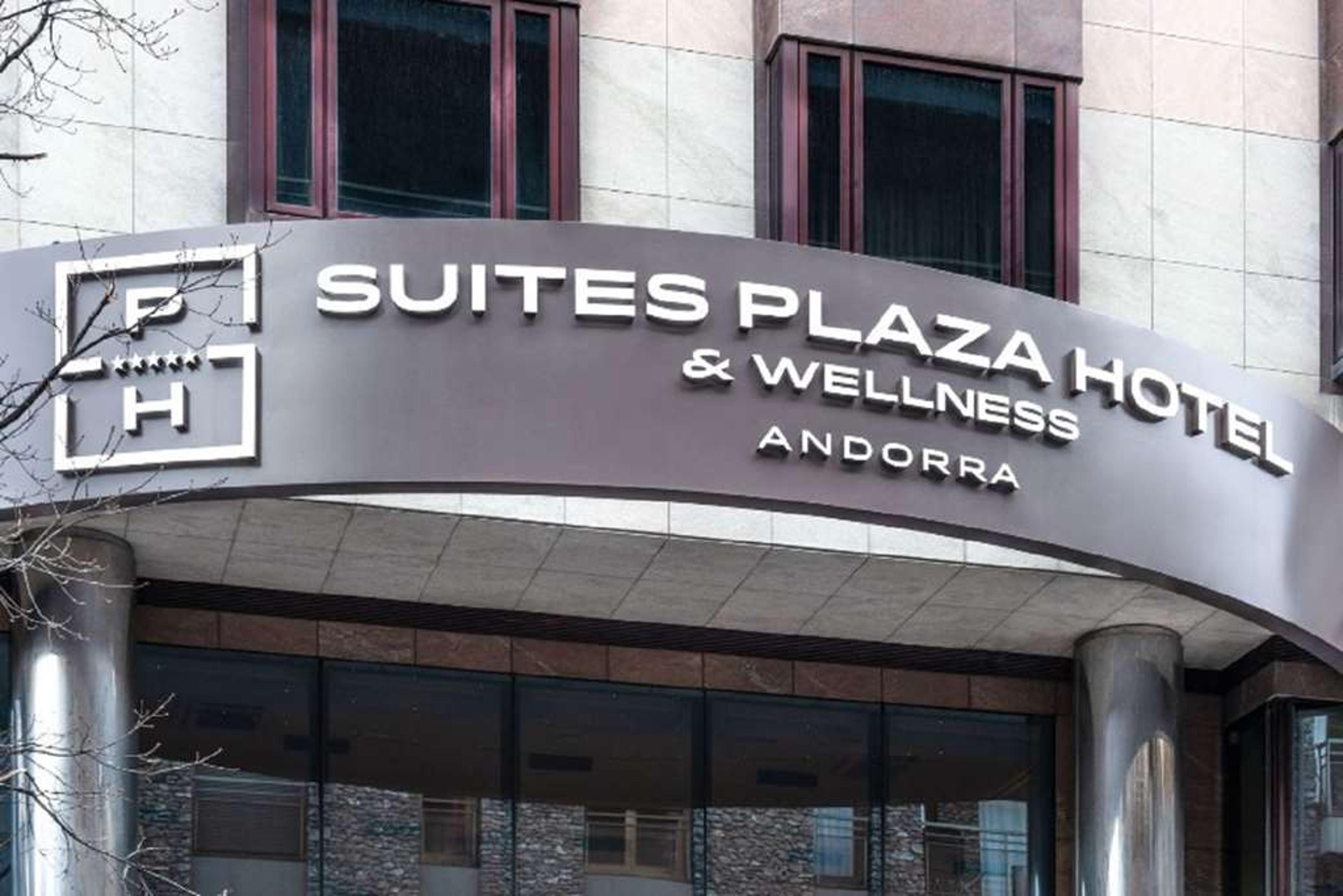 SUITES PLAZA HOTEL AND WELLNES