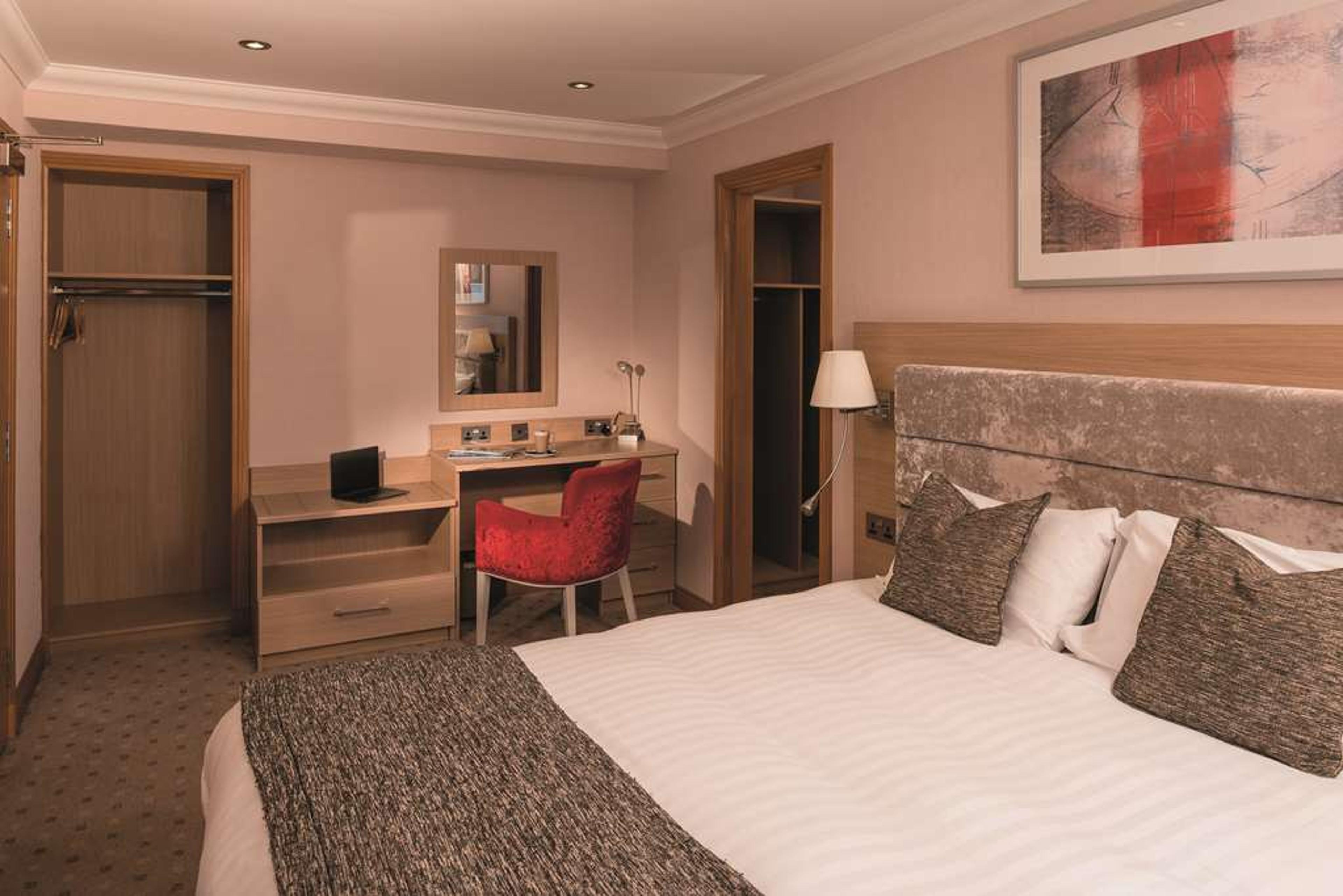 CARLTON HOTEL