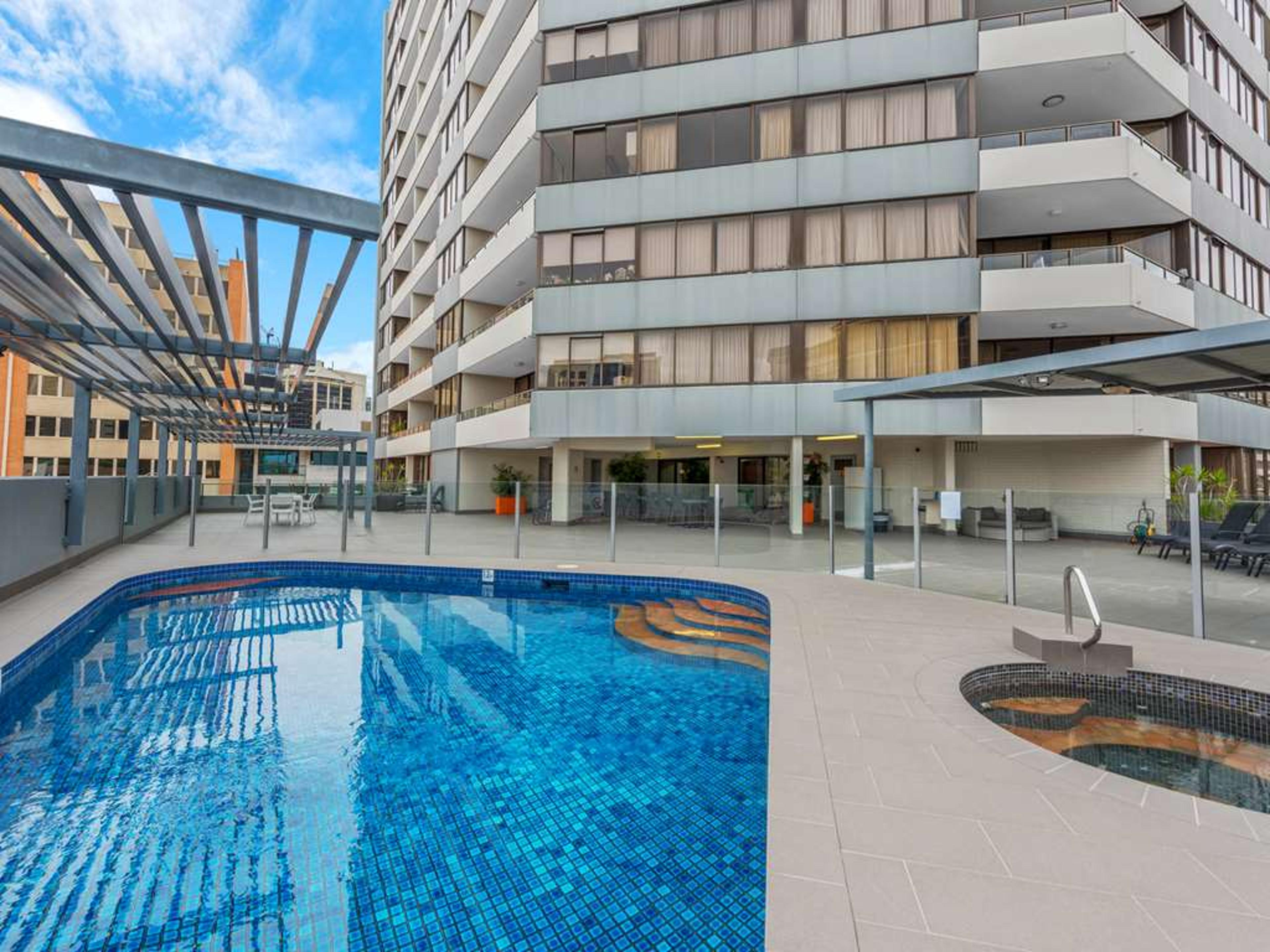 THE ASTOR APARTMENTS