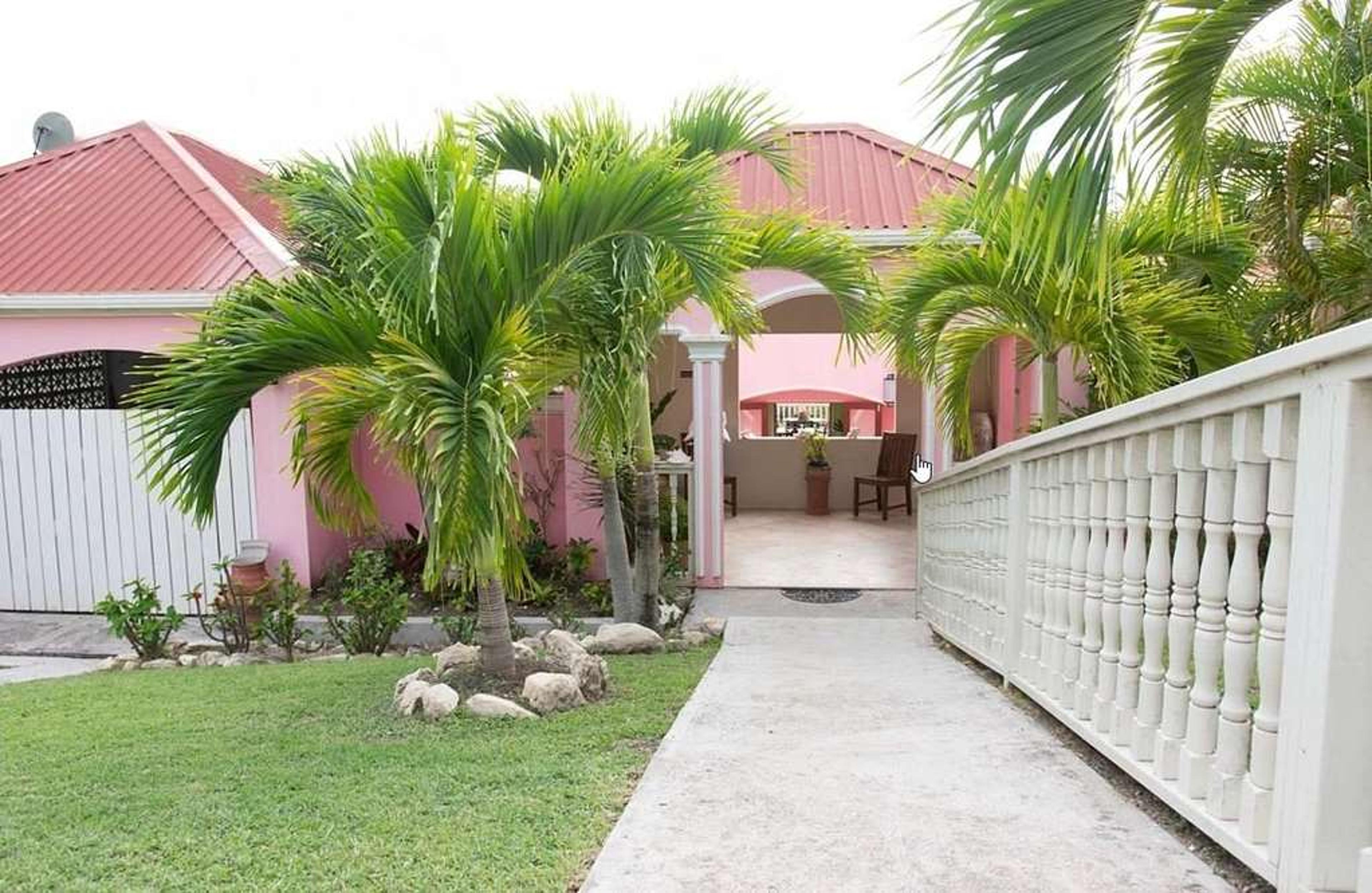 THE VILLAS AT SUNSET LANE