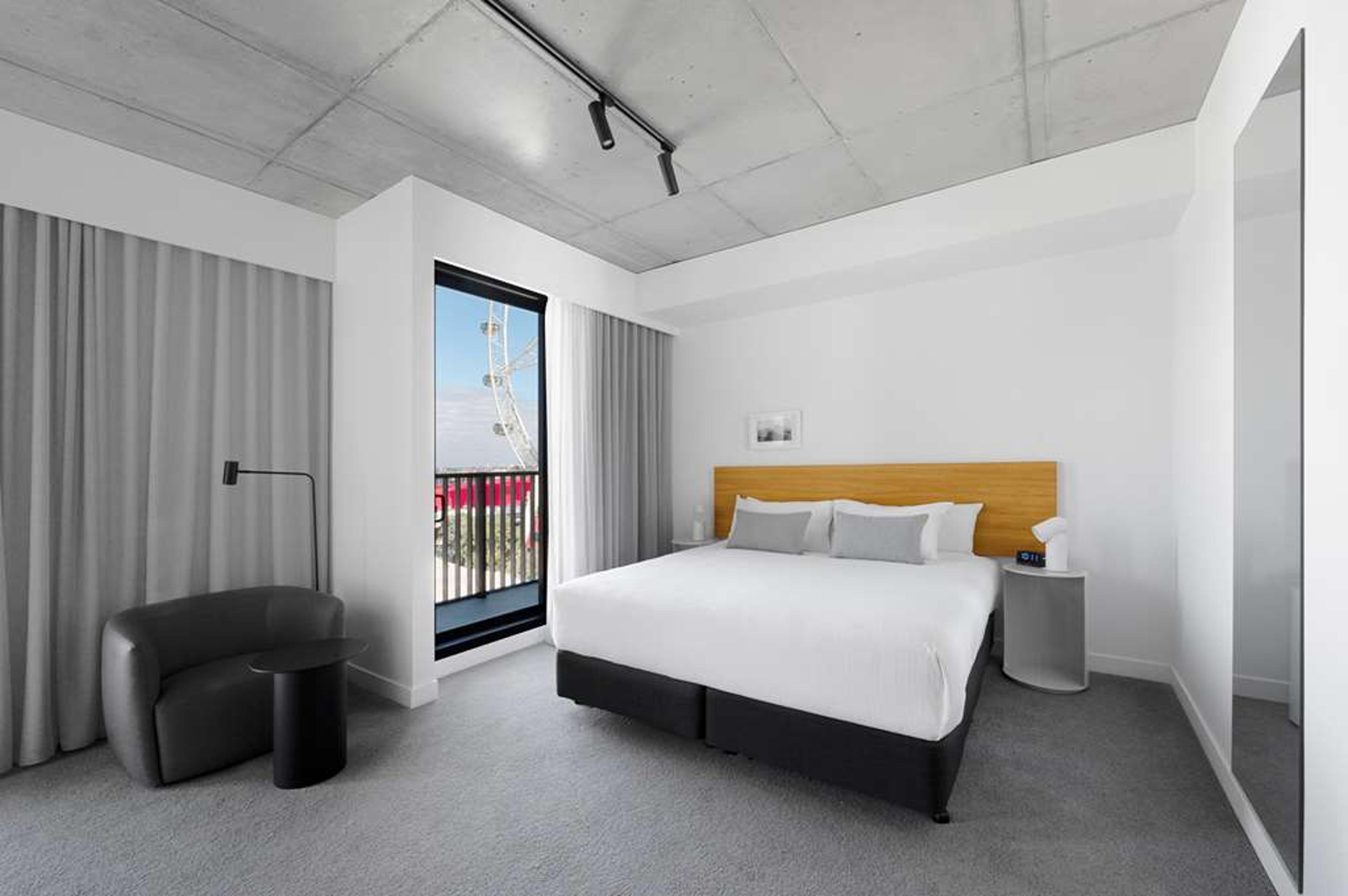 NESUTO DOCKLANDS APARTMENT HOTEL