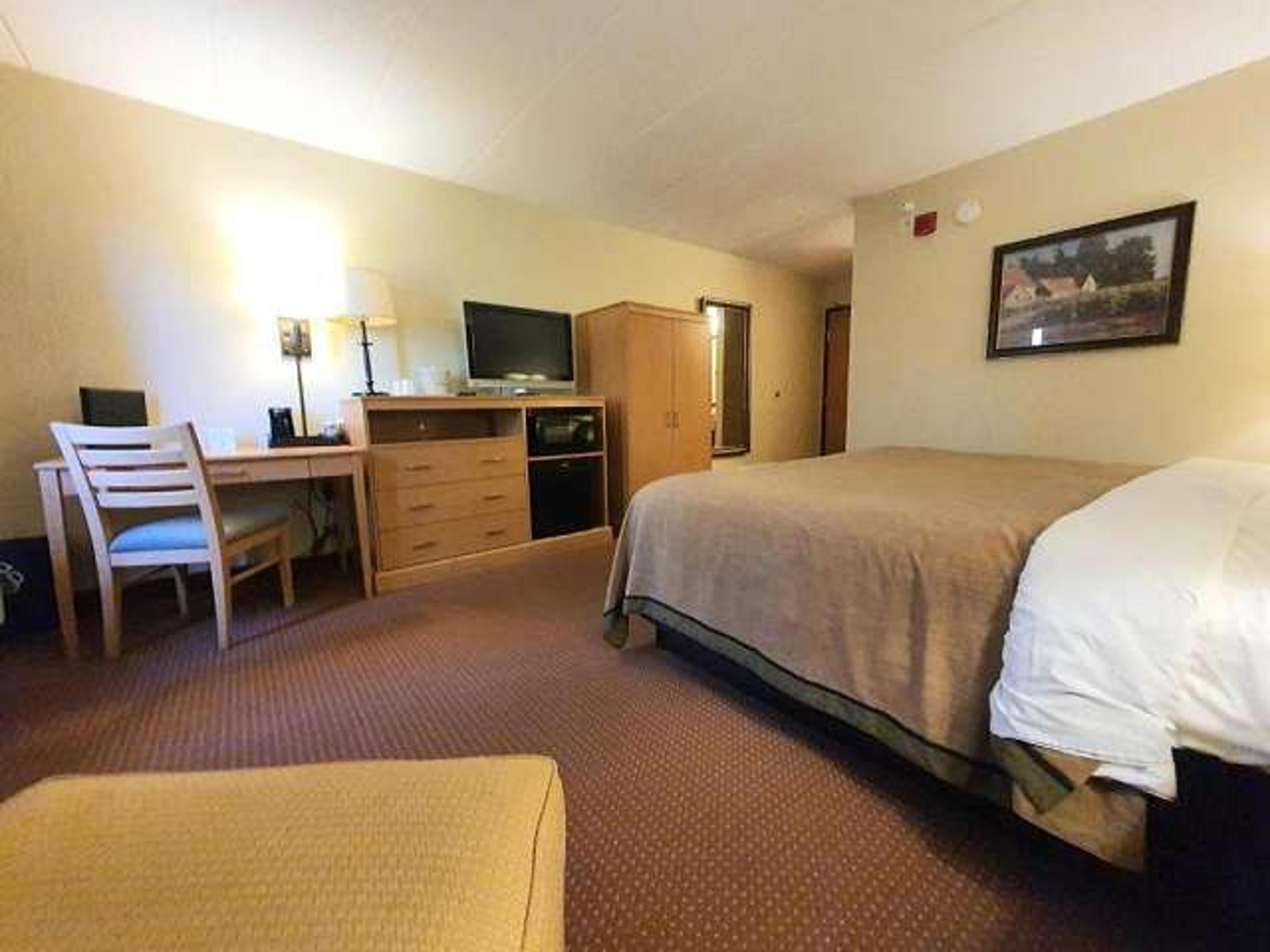 AmeriVu Inn and Suites Waconia
