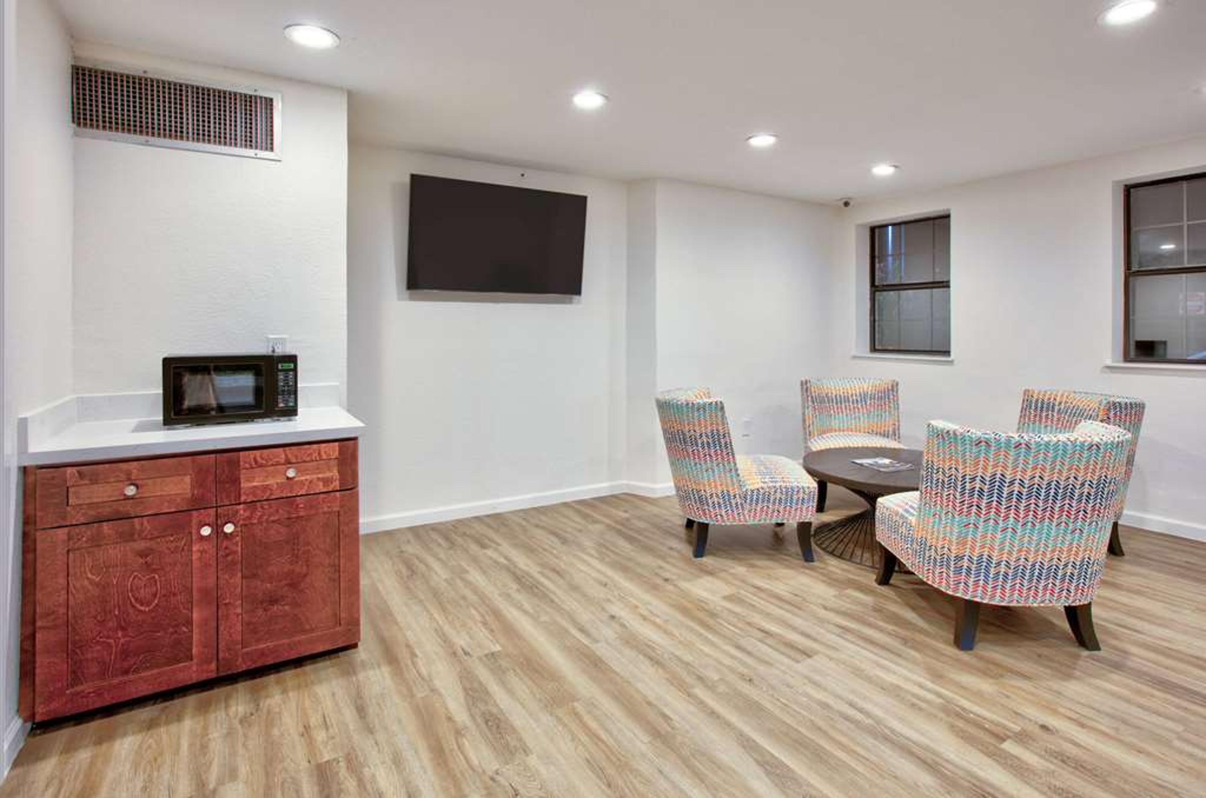 SUPER 8 BY WYNDHAM VICTORIA TX