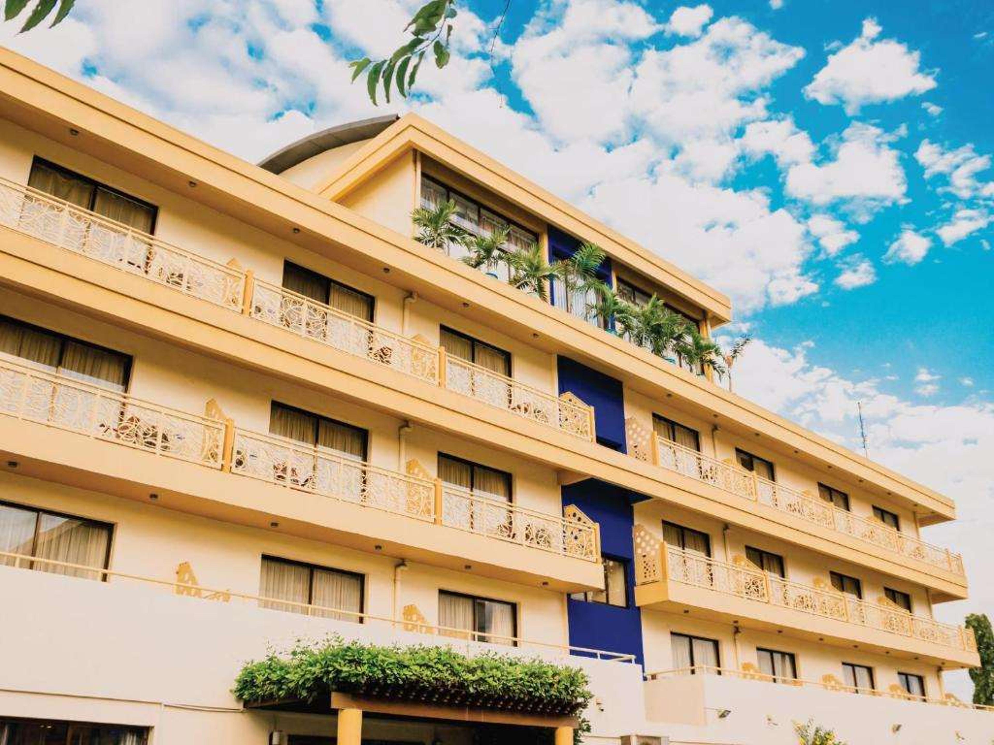 PENINSULA HOTEL DAR ES SALAAM