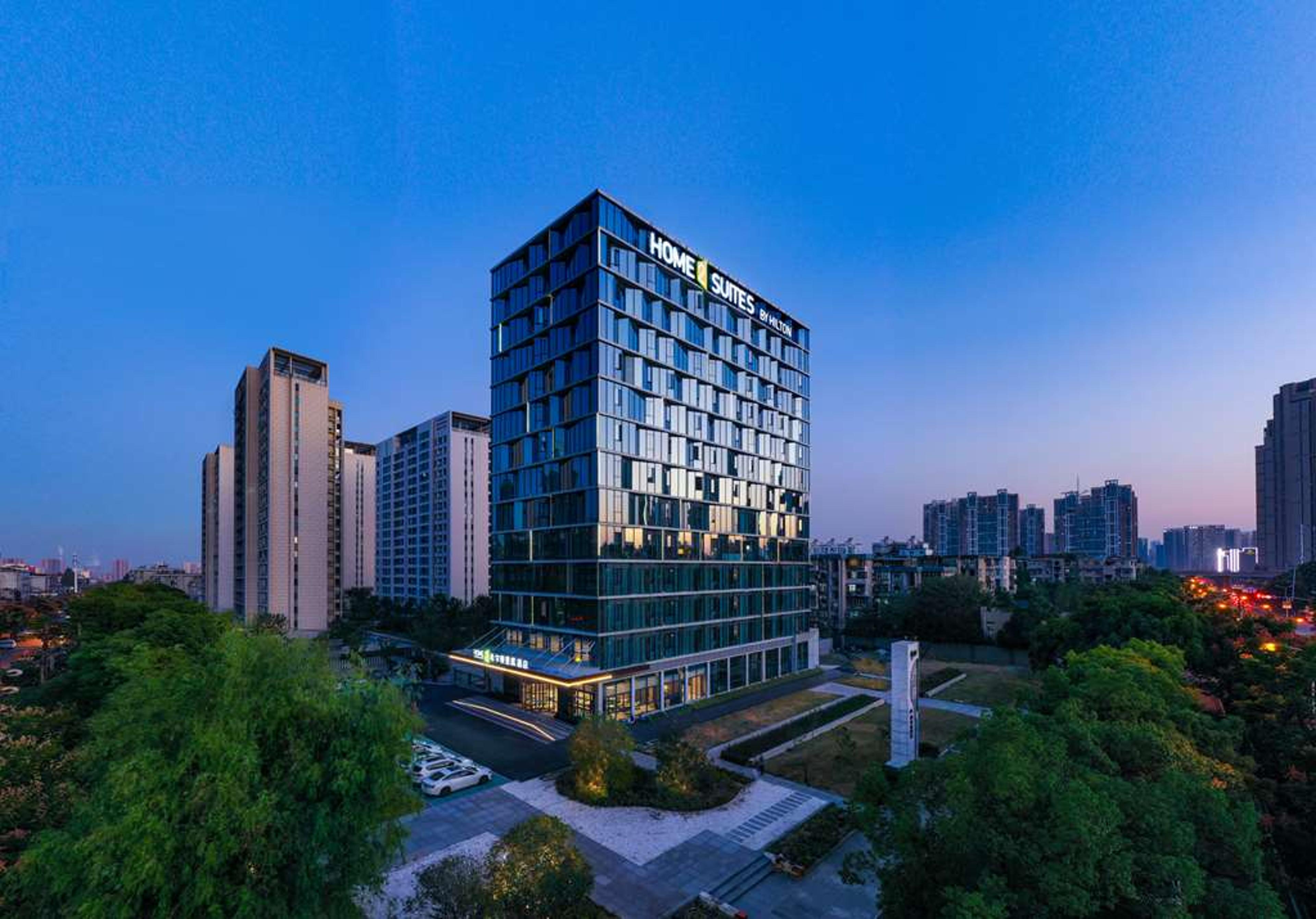 HOME2 SUITES WUHAN RAILWAY STATION