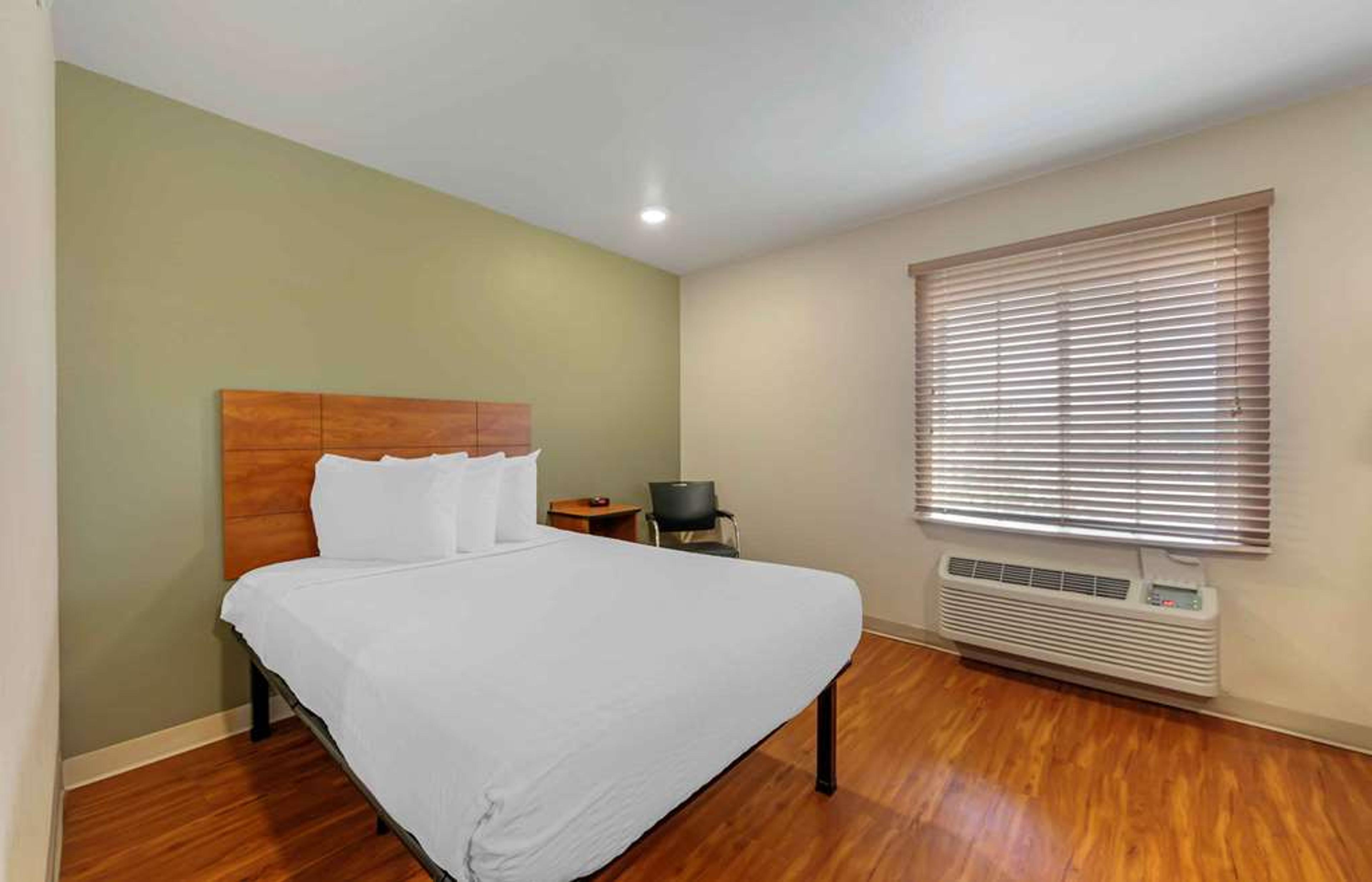 EXTENDED STAY AMERICA SELECT