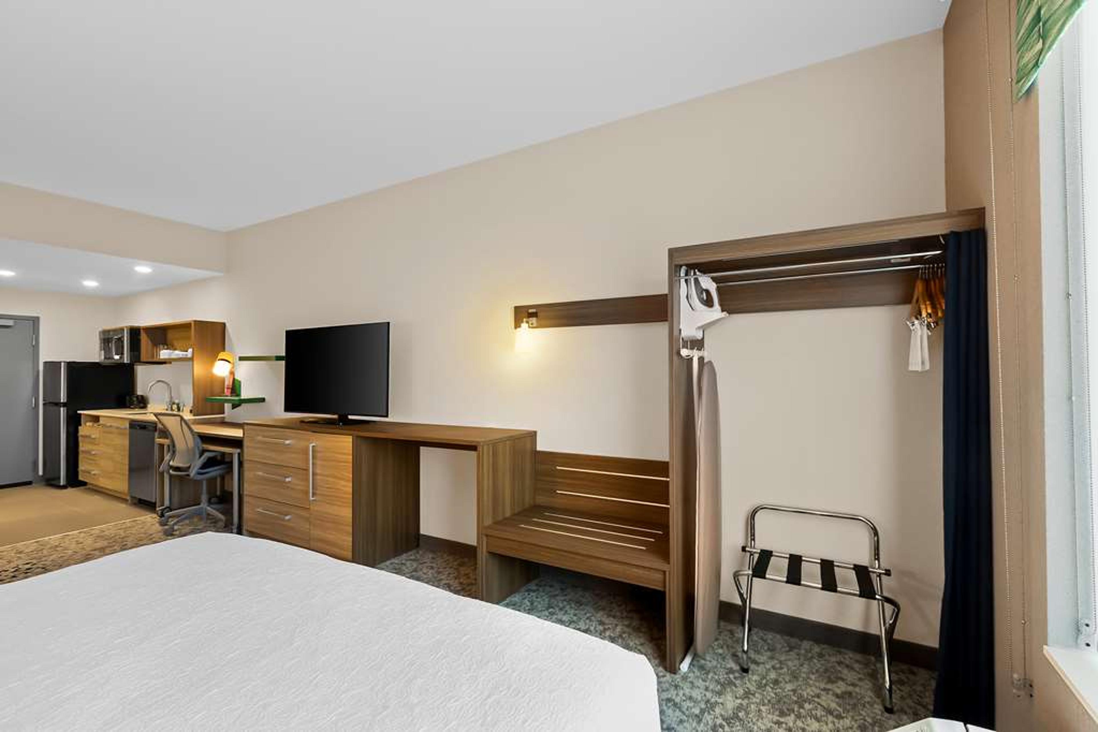 HOME2 SUITES HILTON HENDERSONVILLE