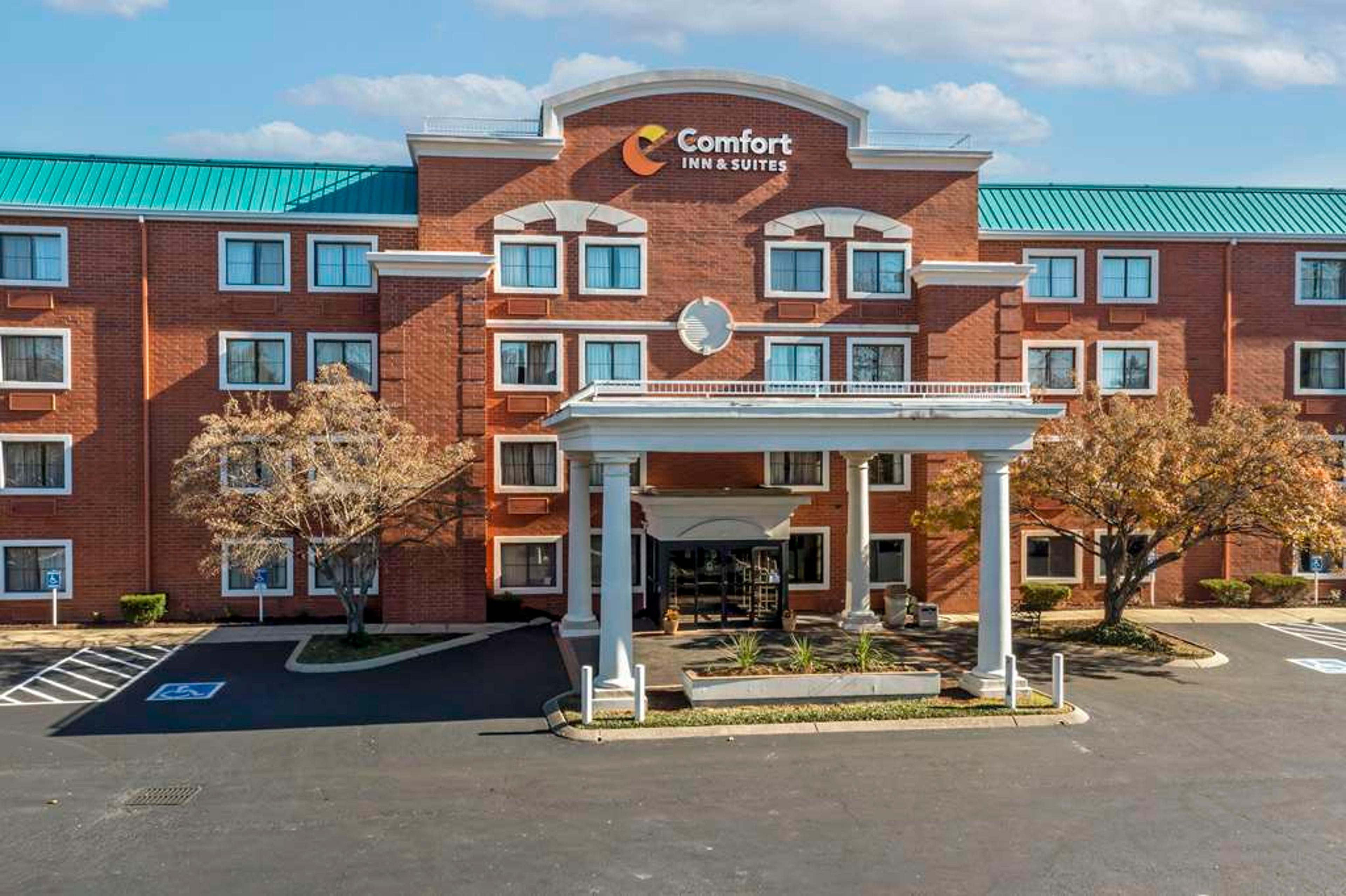 COMFORT INN AND SUITES BRENTWOOD