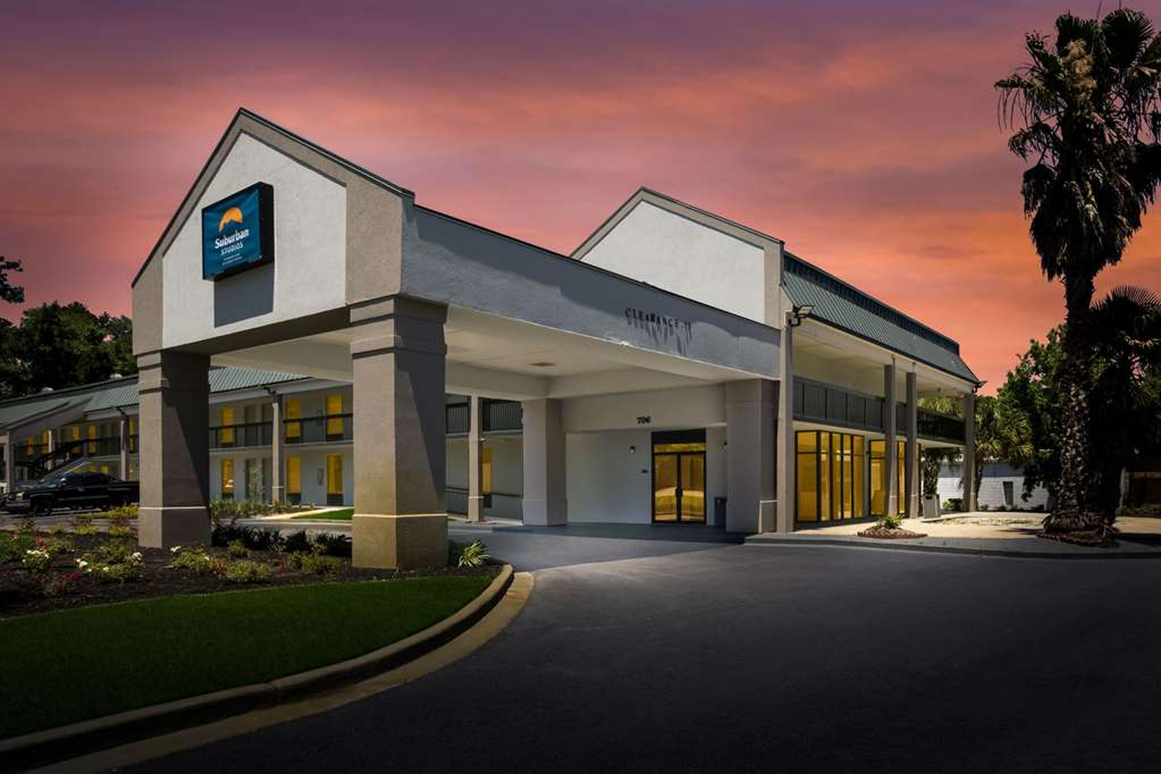 SUBURBAN STUDIOS HINESVILLE - FORT