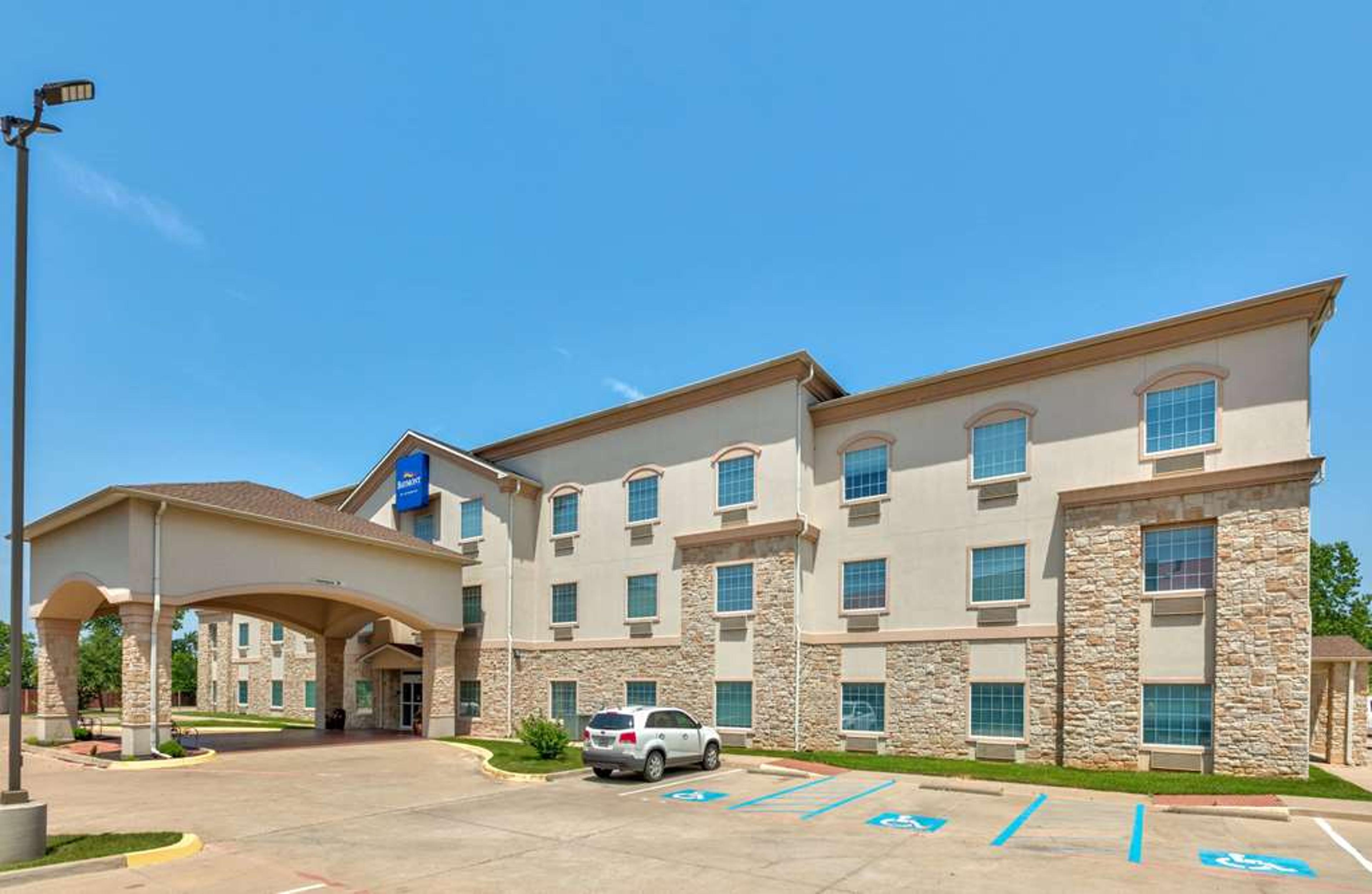 BAYMONT INN AND SUITES BY WYNDHAM G