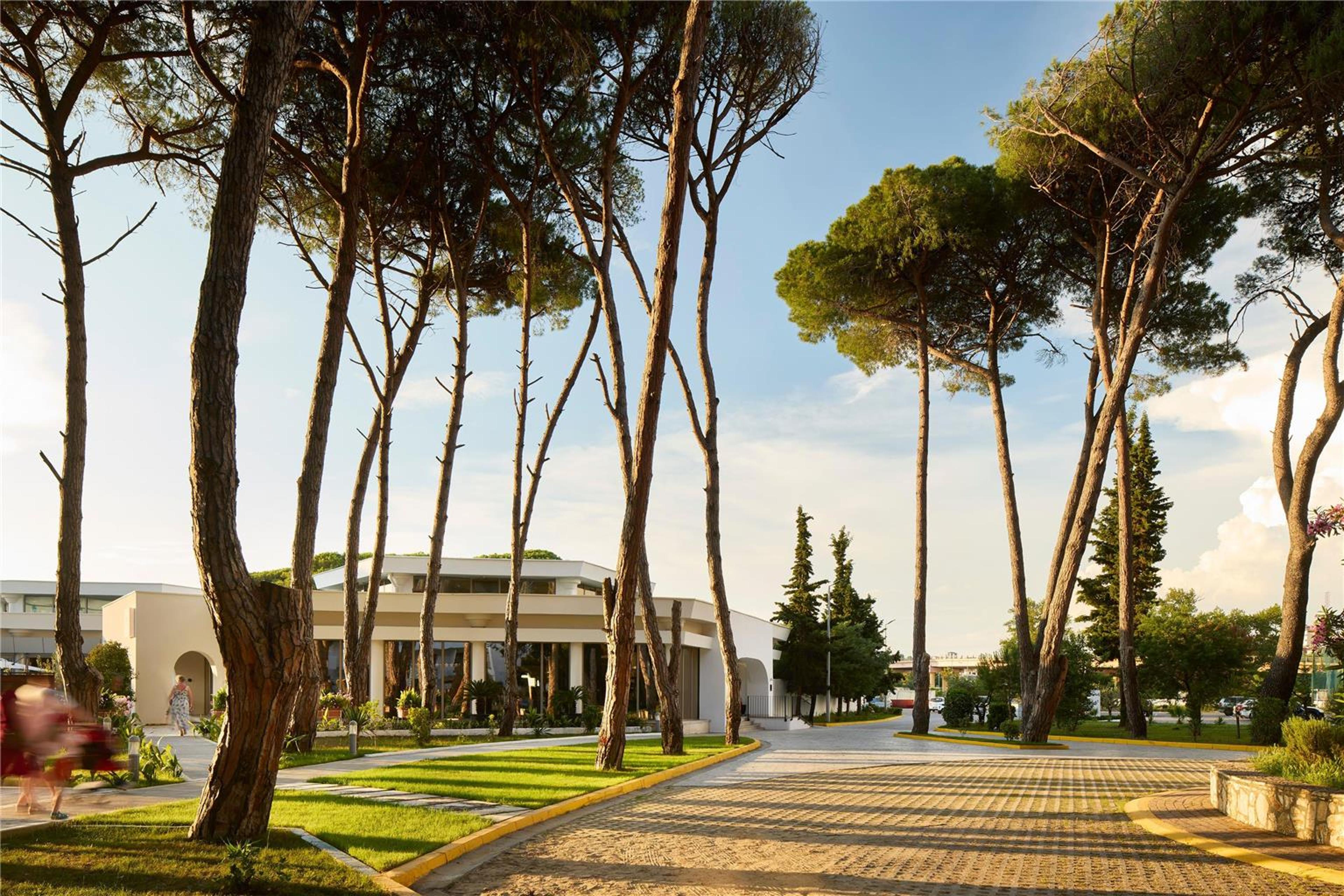 SOL TROPIKAL DURRES