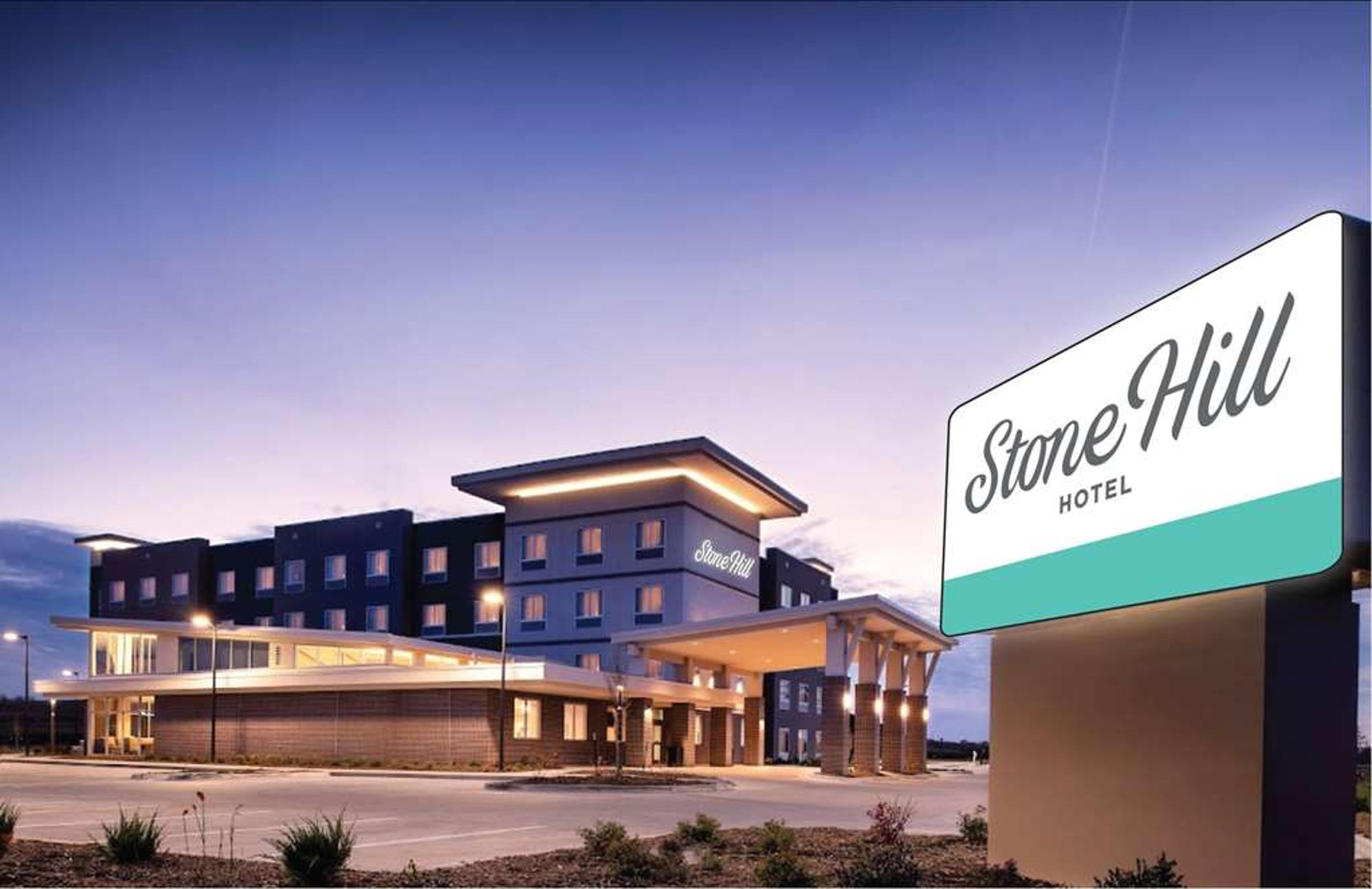 STONEHILL, TRADEMARK COLLECTION BY