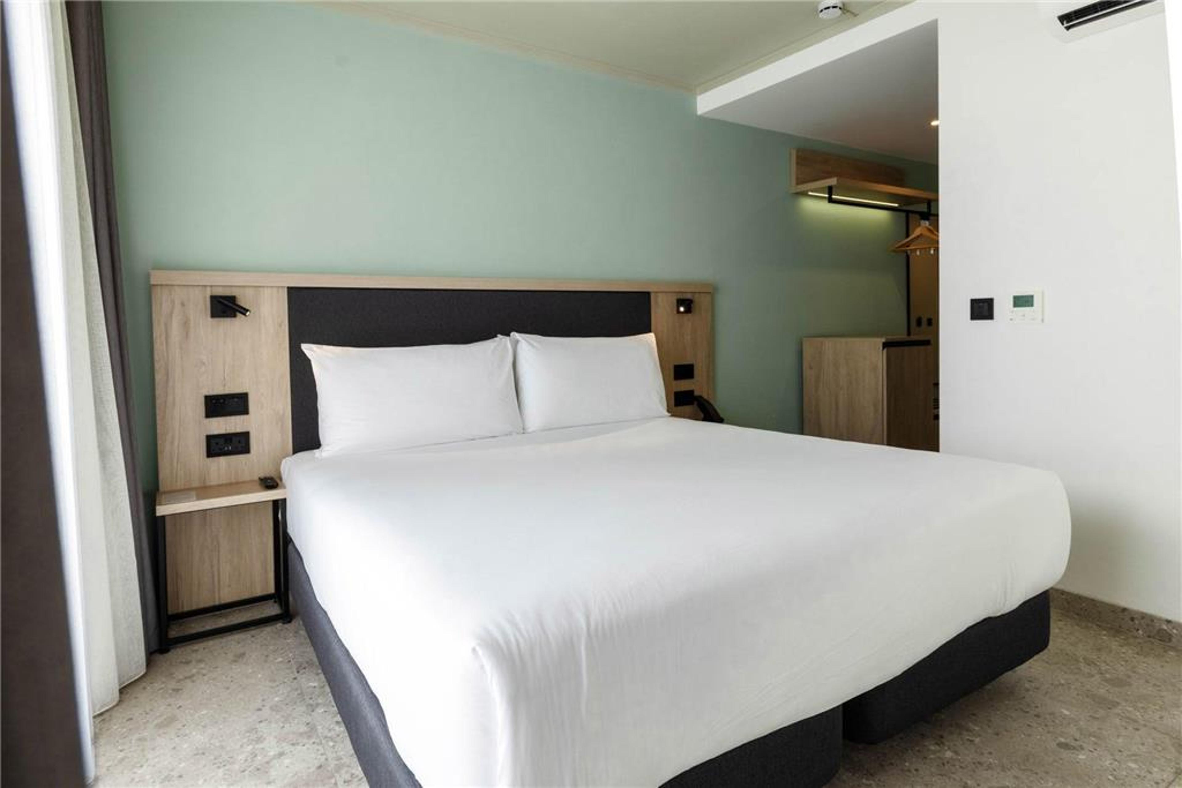 HOTEL LEVANTE ST JULIANS AFFILIATED