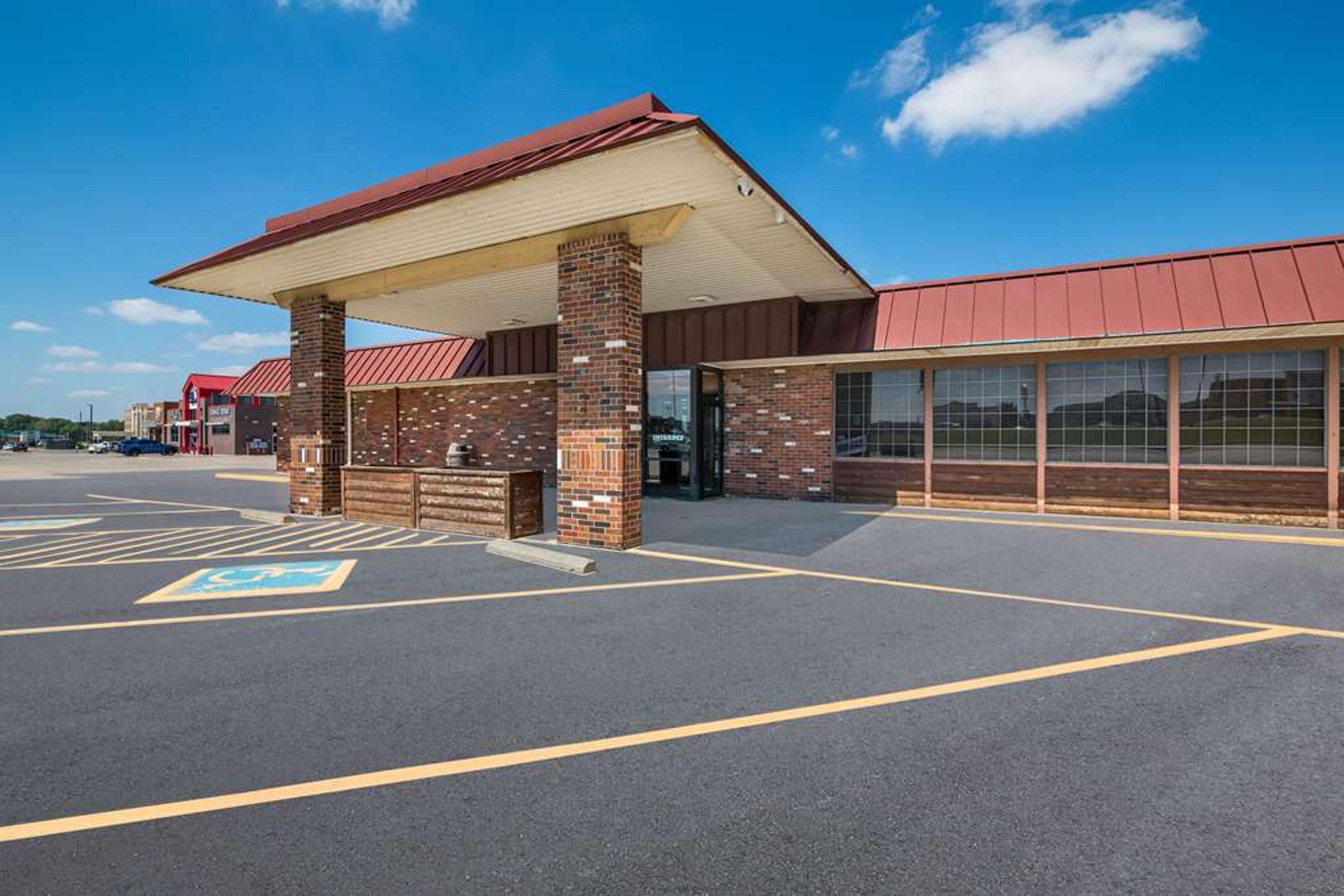 RODEWAY INN MCPHERSON