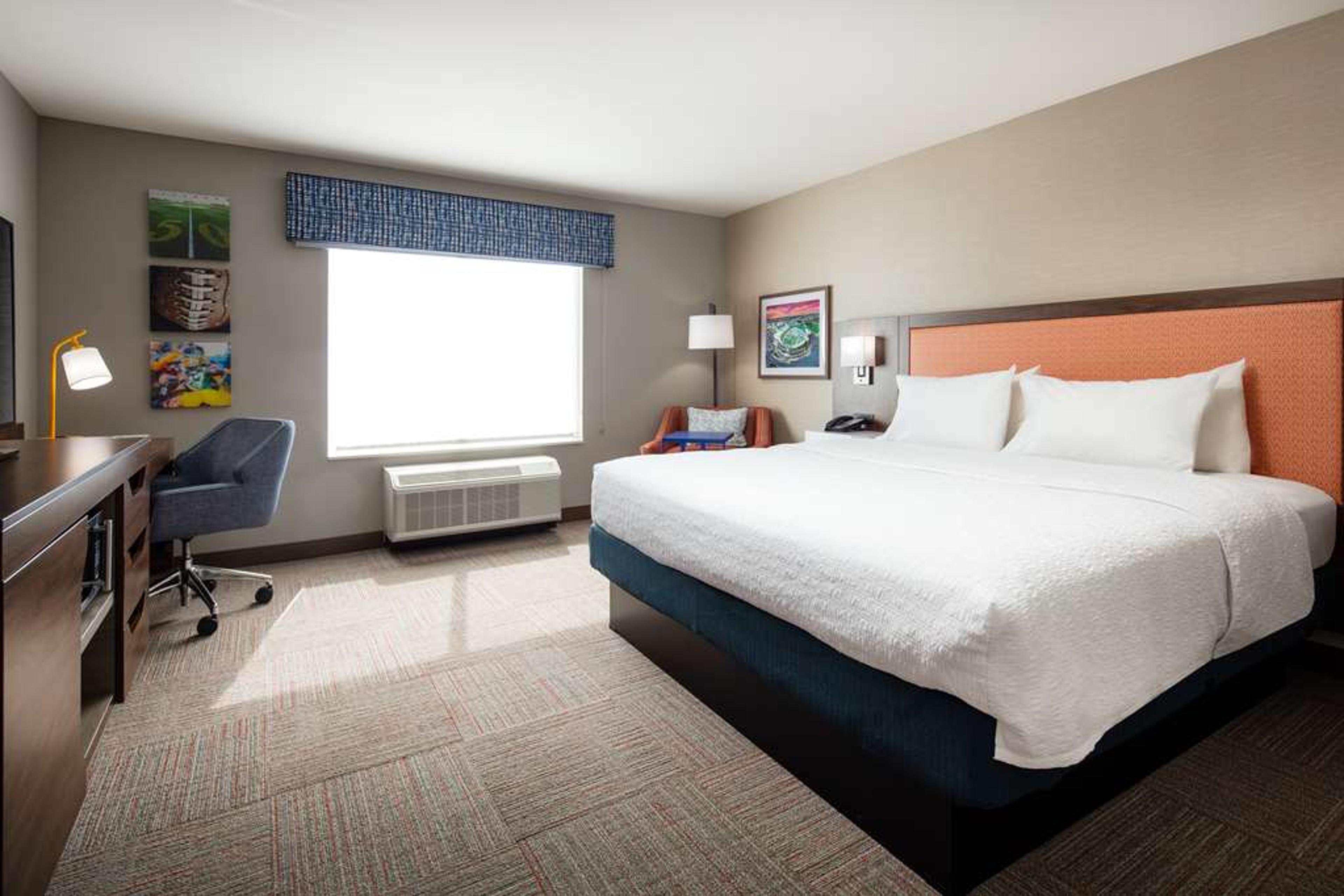 HAMPTON INN GREEN BAY STADIUM