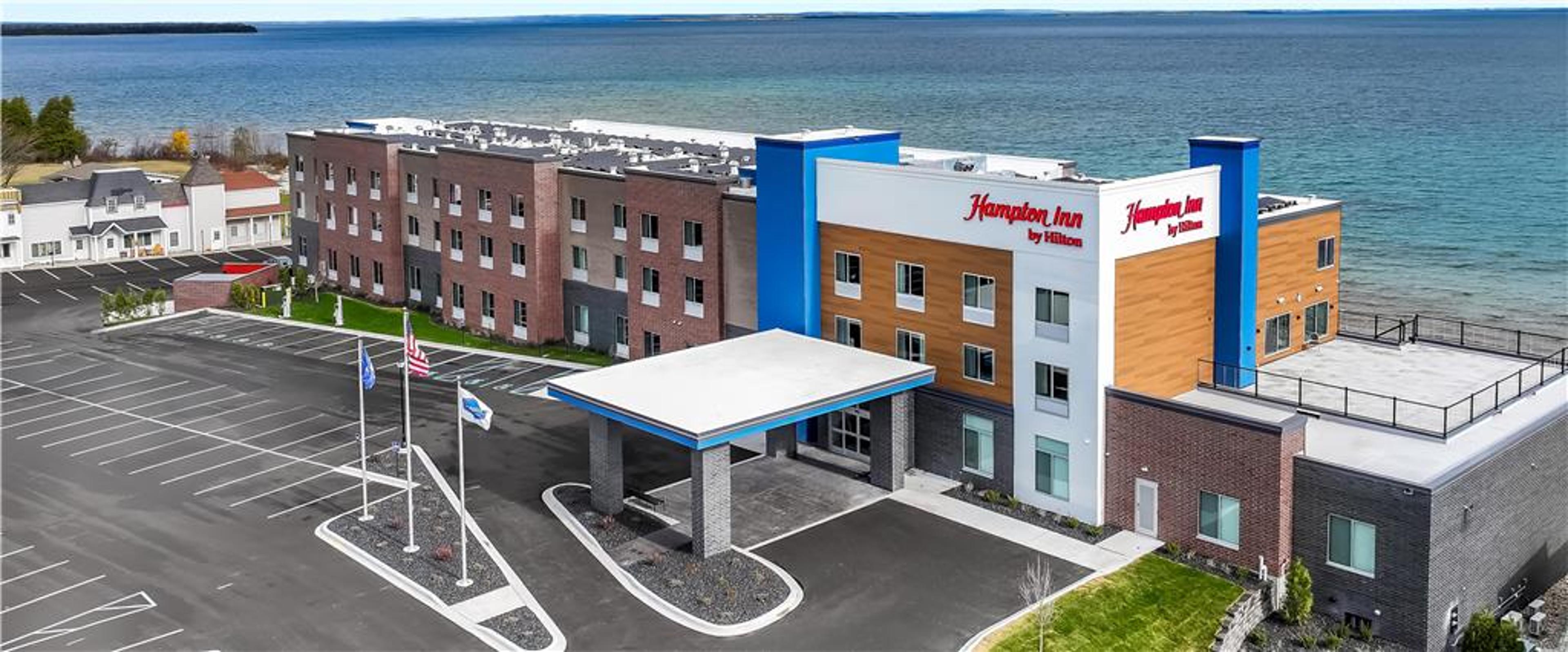 HX ST IGNACE LAKEFRONT MACKINAC