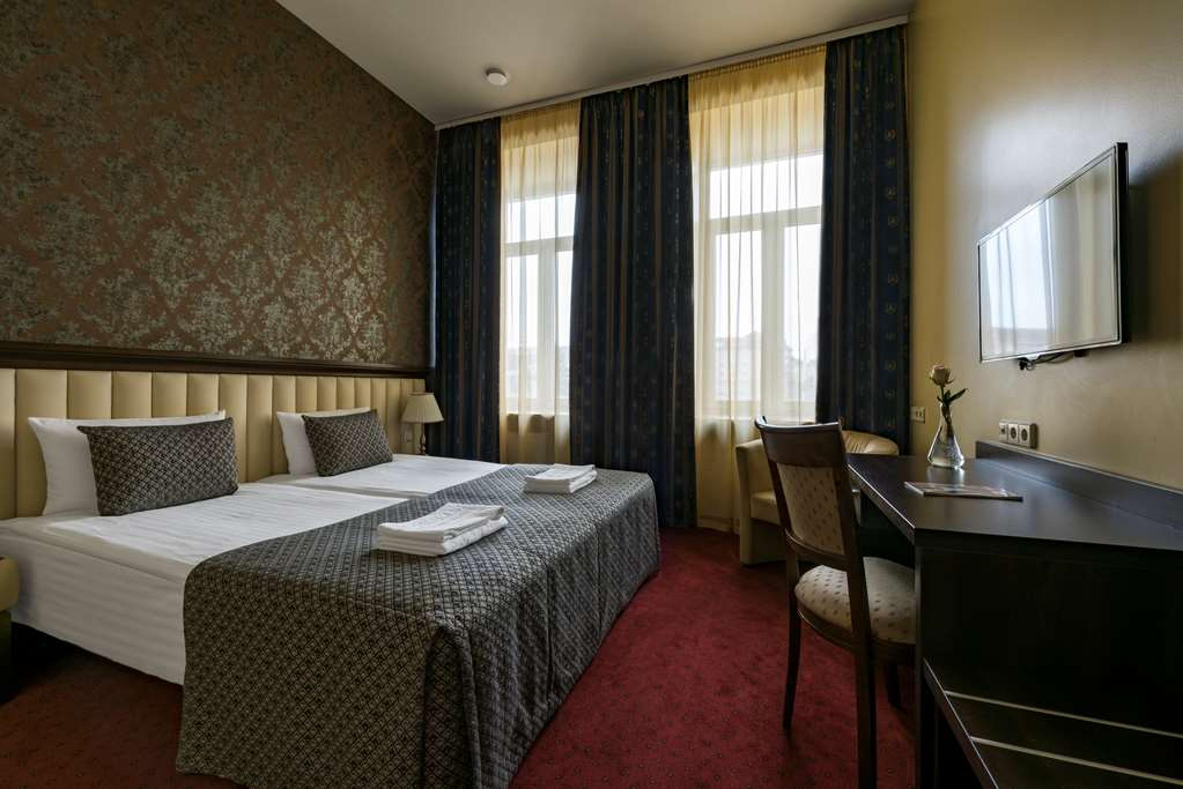 CONGRESS HOTEL
