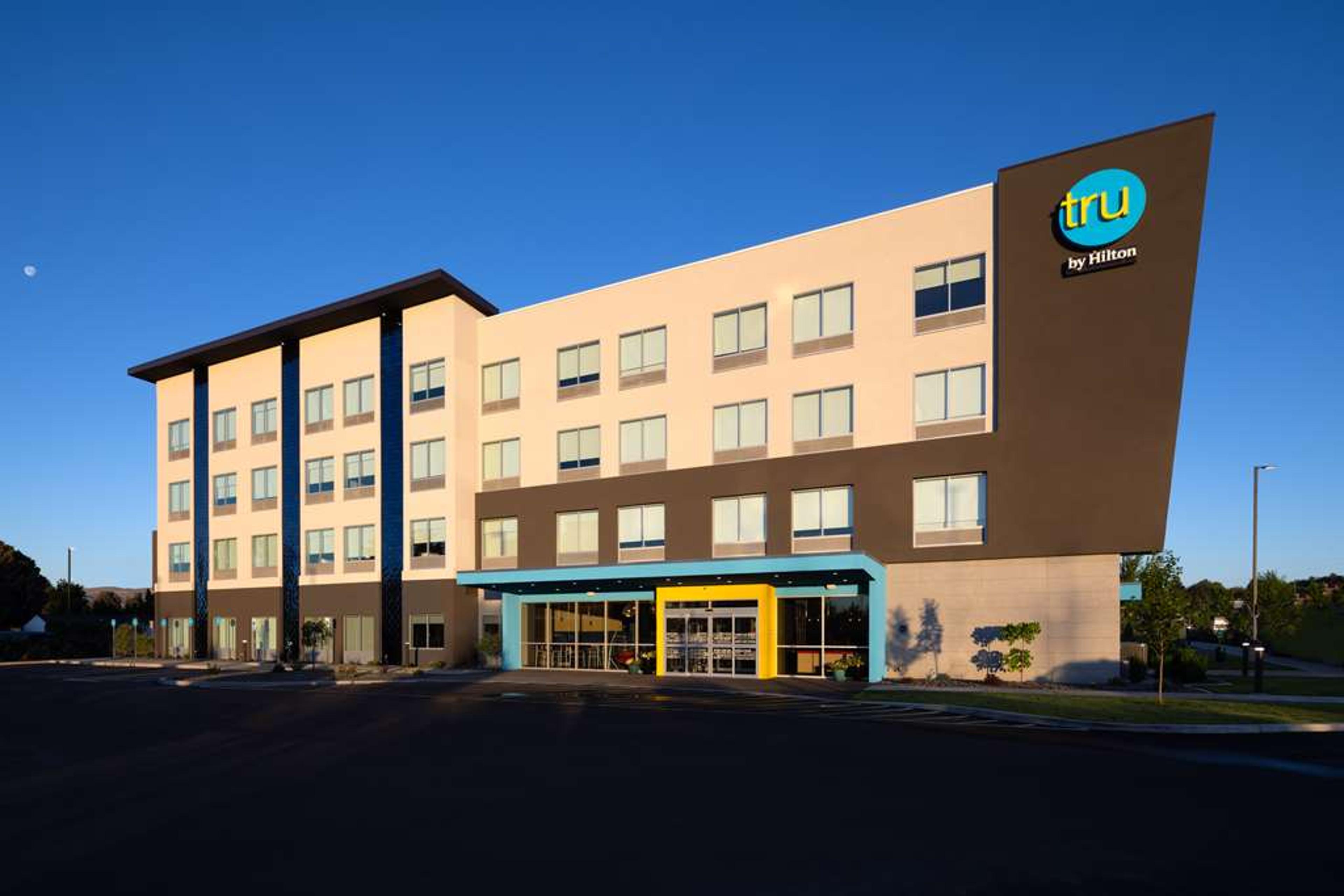 TRU BY HILTON YAKIMA AIRPORT